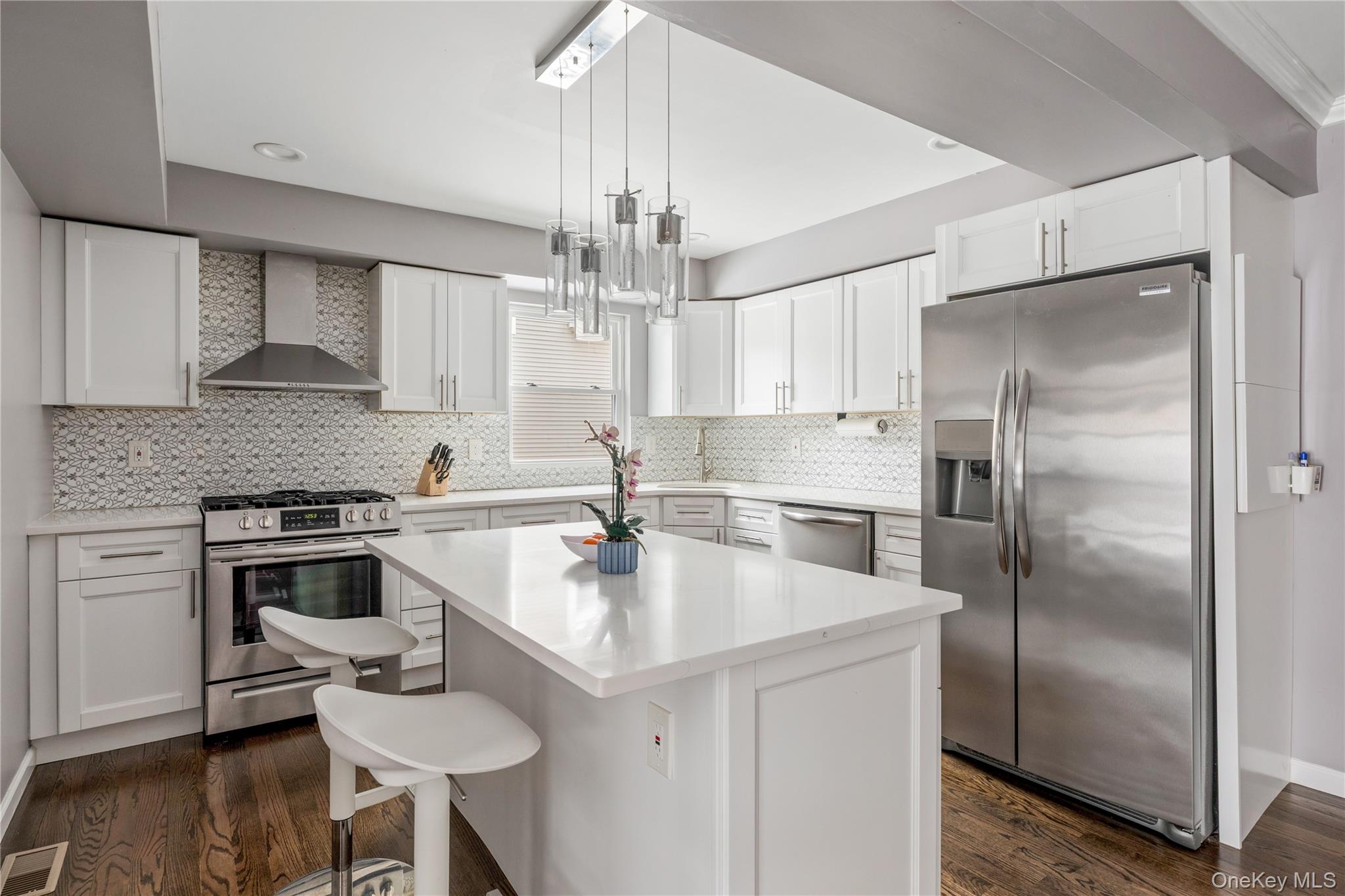 #10 photo, 105 Jefferson Street, Garden City , NY 11530