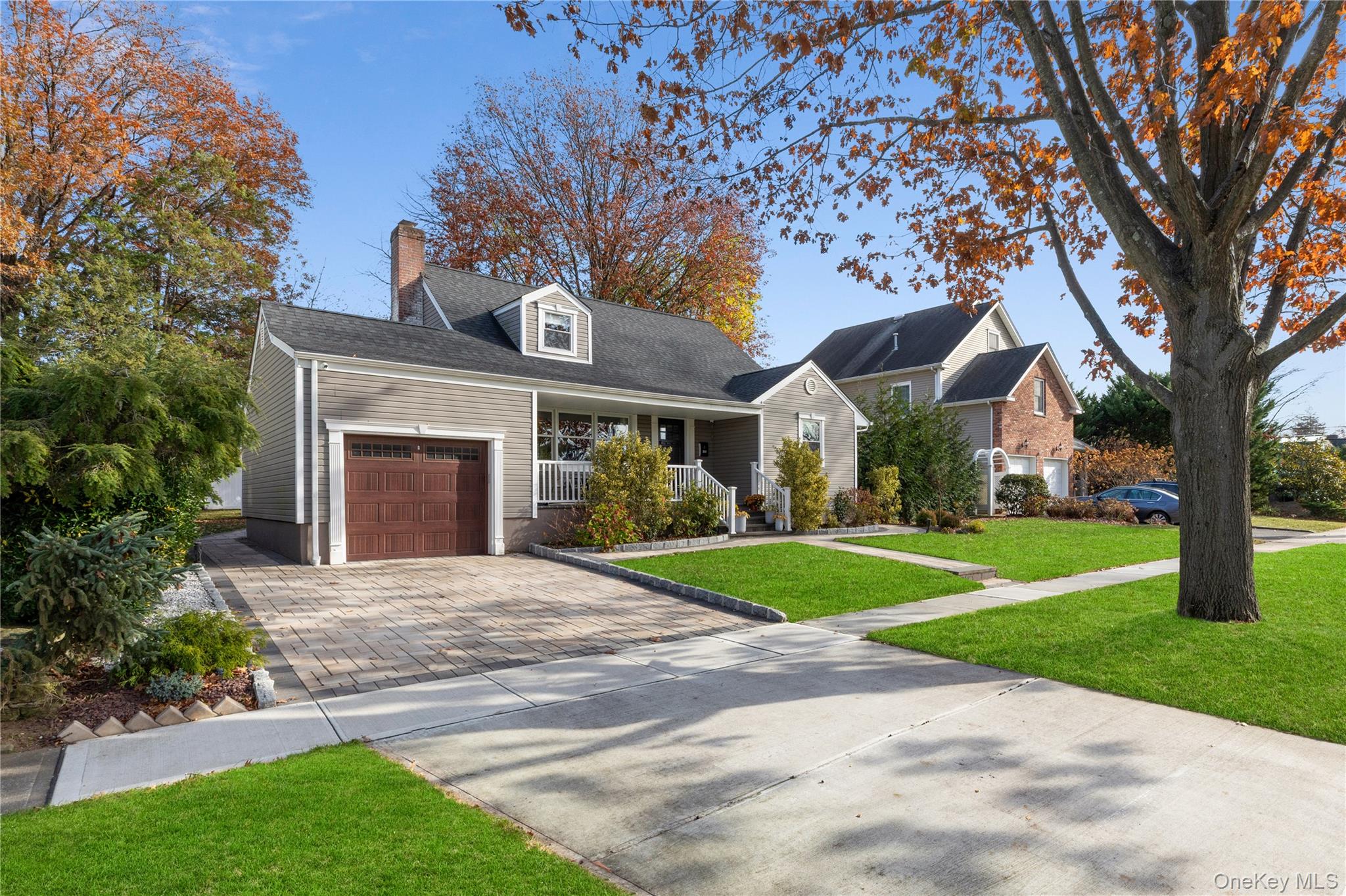 #2 photo, 105 Jefferson Street, Garden City , NY 11530