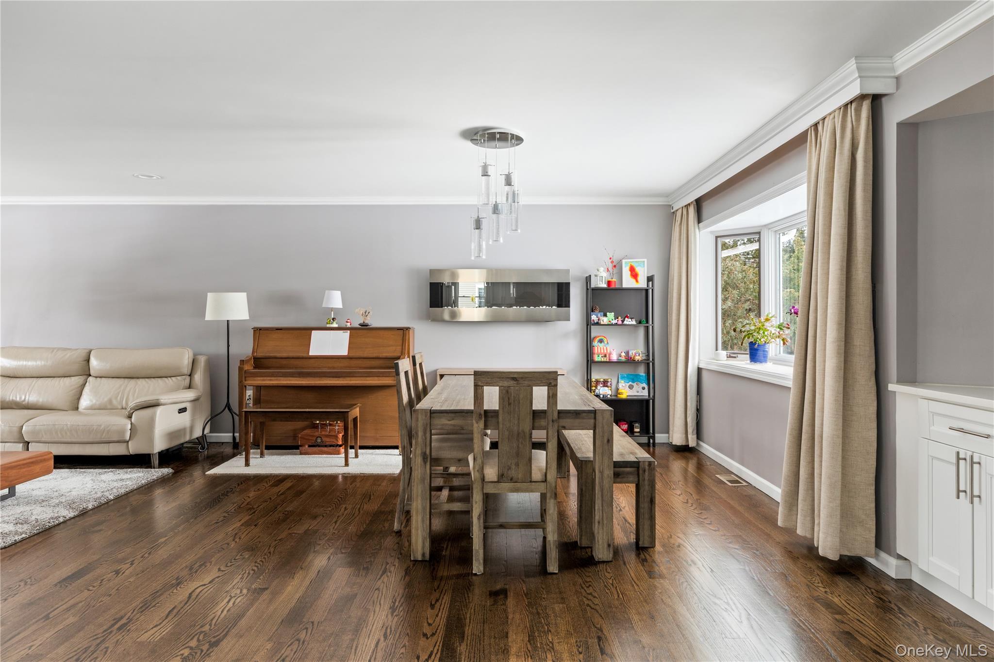 #8 photo, 105 Jefferson Street, Garden City , NY 11530