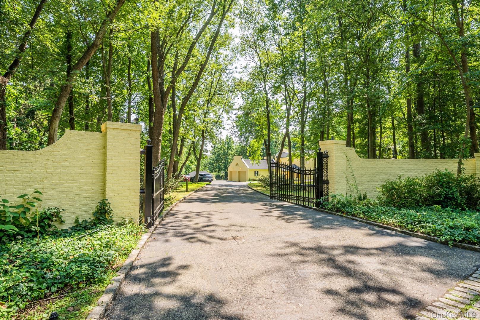 #2 photo, 530 S Centre Island Road, Centre Island , NY 11771