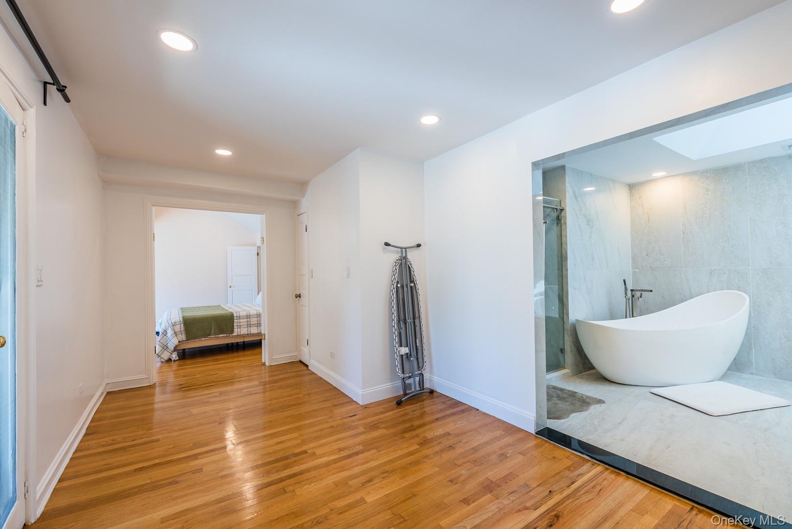 #20 photo, 530 S Centre Island Road, Centre Island , NY 11771