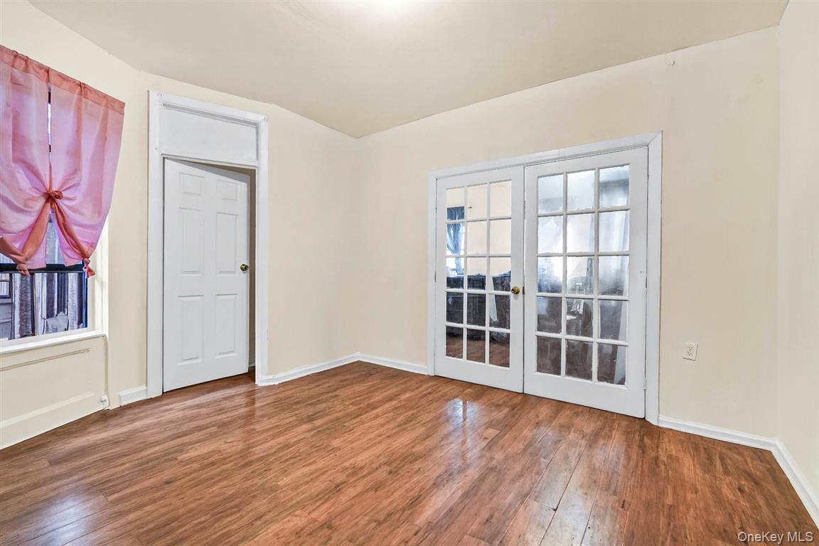 #6 photo, 1993 Amsterdam Avenue, New York (Manhattan) , NY 10032