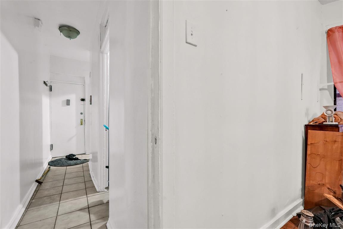 #9 photo, 1993 Amsterdam Avenue, New York (Manhattan) , NY 10032