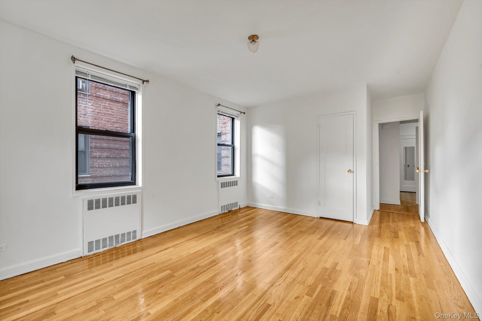 #13 photo, 99-63 66 Avenue, 皇后区 Rego Park , NY 11374