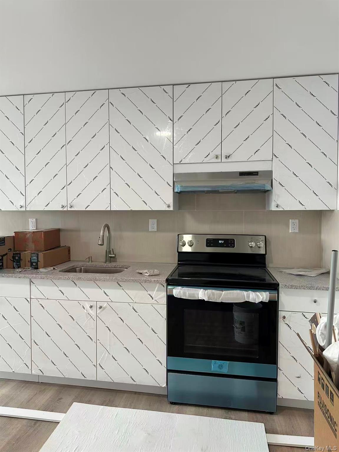 #4 photo, 70-33 Queens Blvd, קווינס Woodside , NY 11377