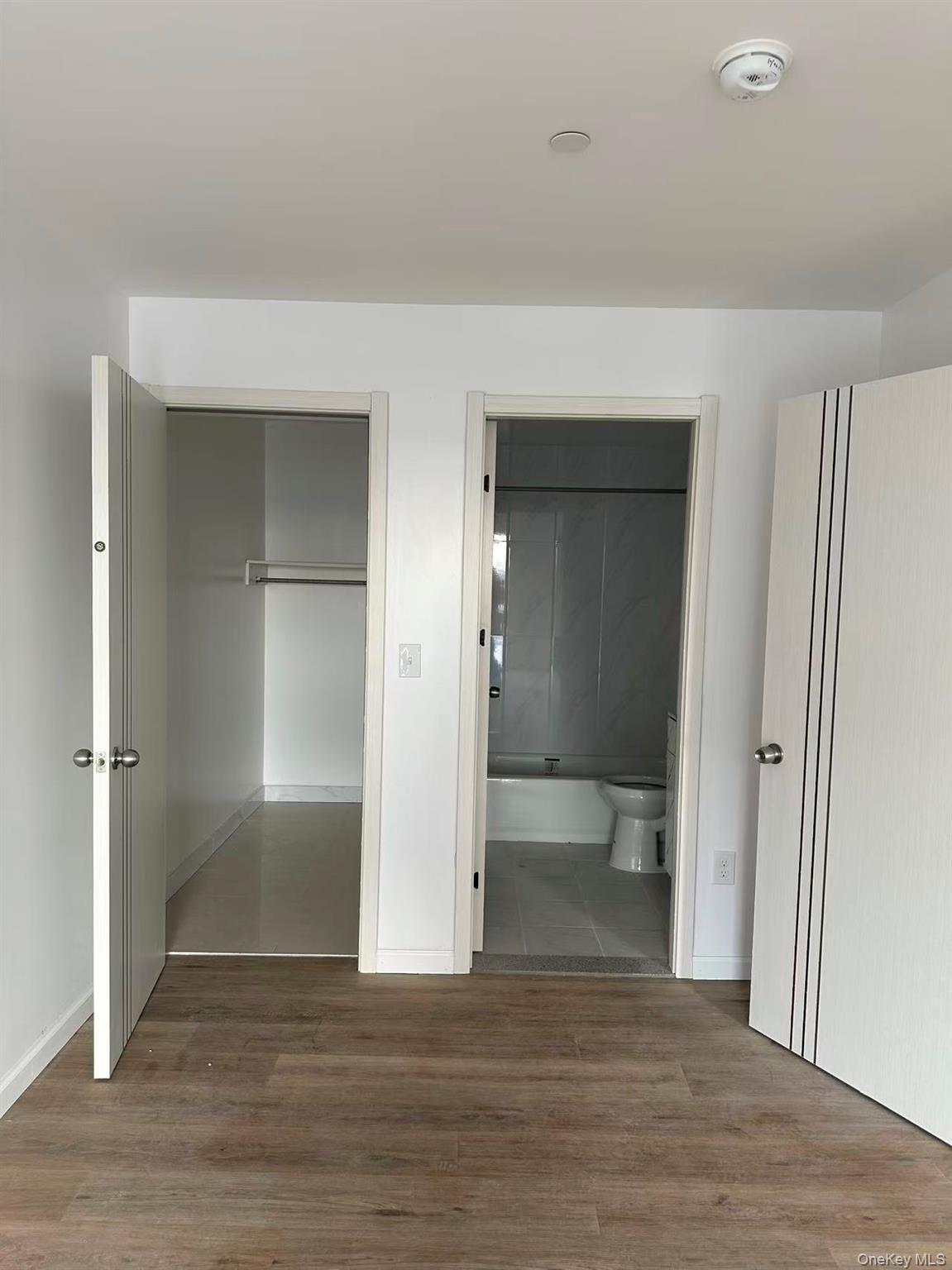 #7 photo, 70-33 Queens Blvd, קווינס Woodside , NY 11377