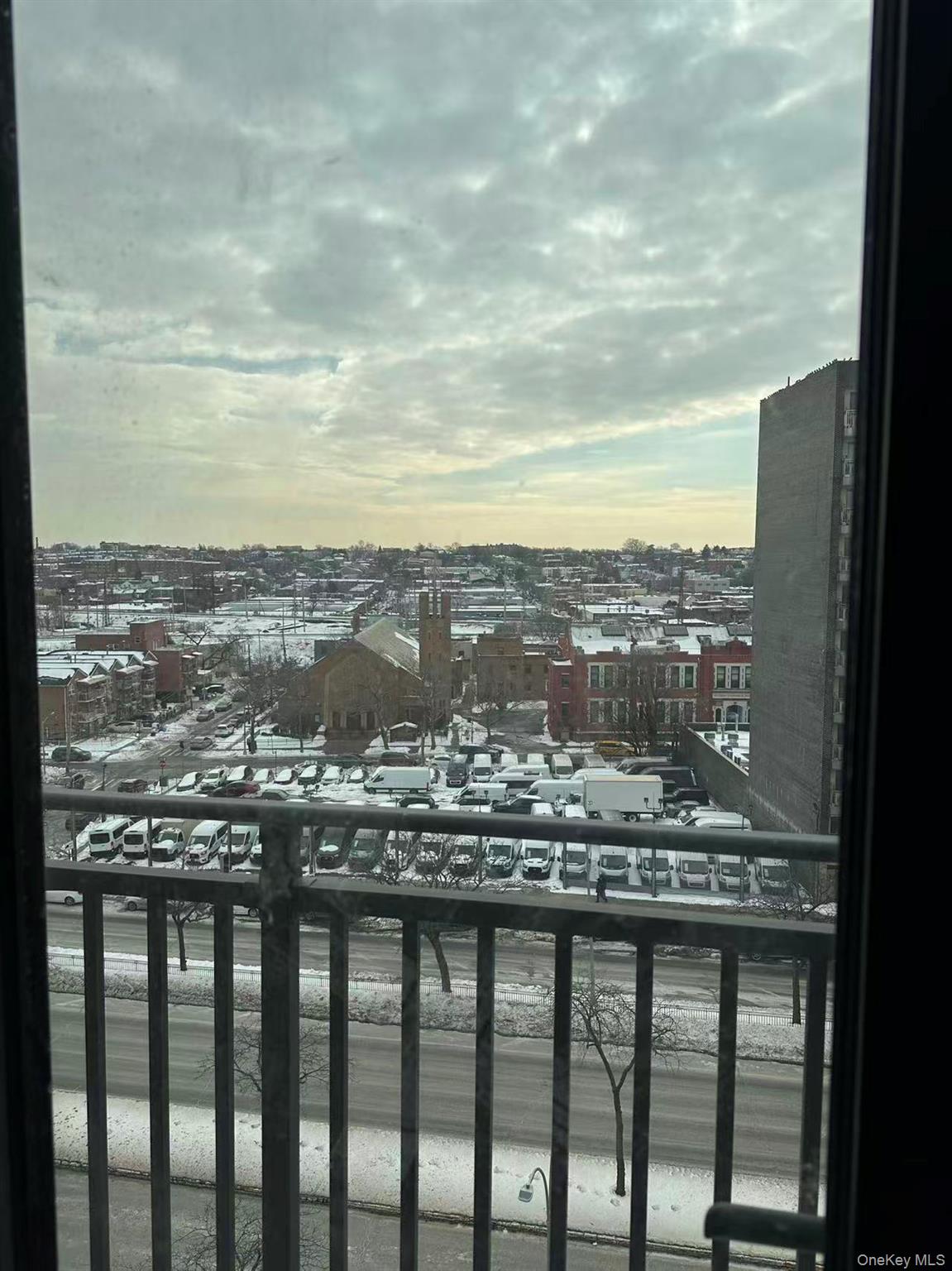 #8 photo, 70-33 Queens Blvd, קווינס Woodside , NY 11377