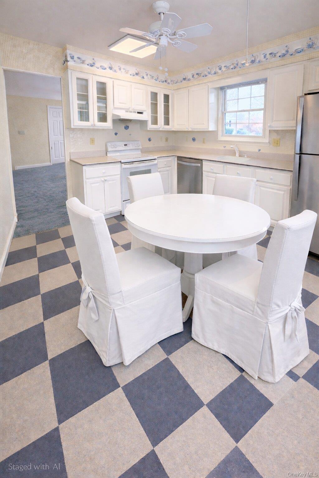 #2 photo, 2555 Youngs Avenue, Southold , NY 11971