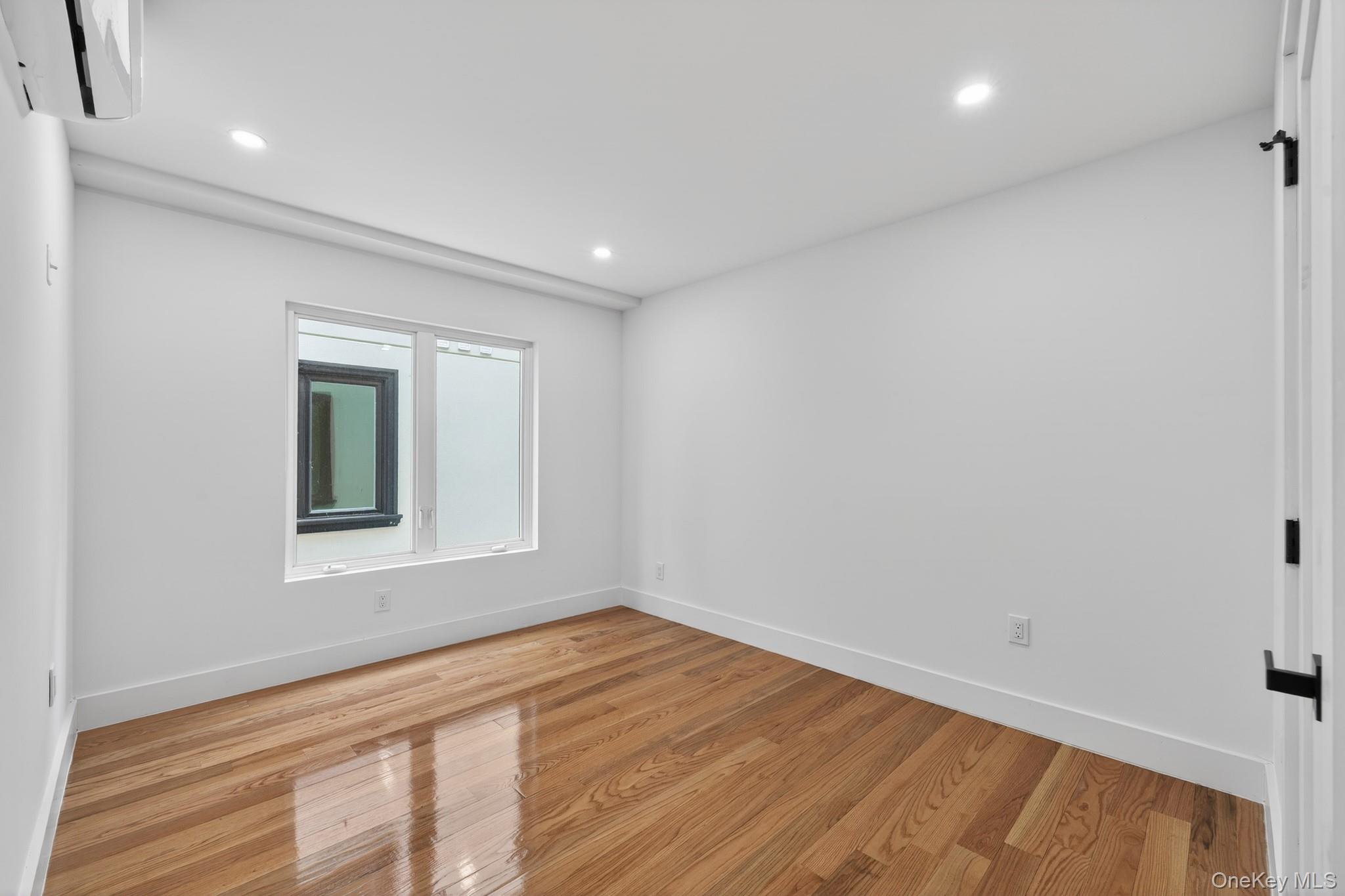 #9 photo, 1339 East 65 Street, ব্রুকলিন Brooklyn , NY 11234