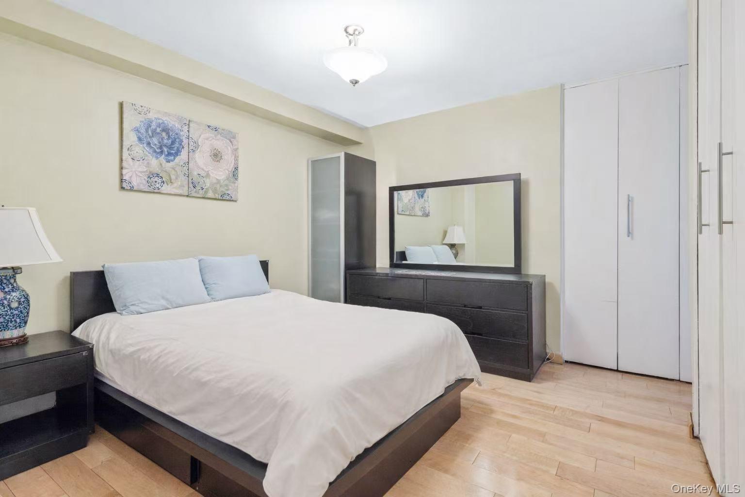 #5 photo, 14205 Roosevelt Avenue, कुईंस Flushing , NY 11354