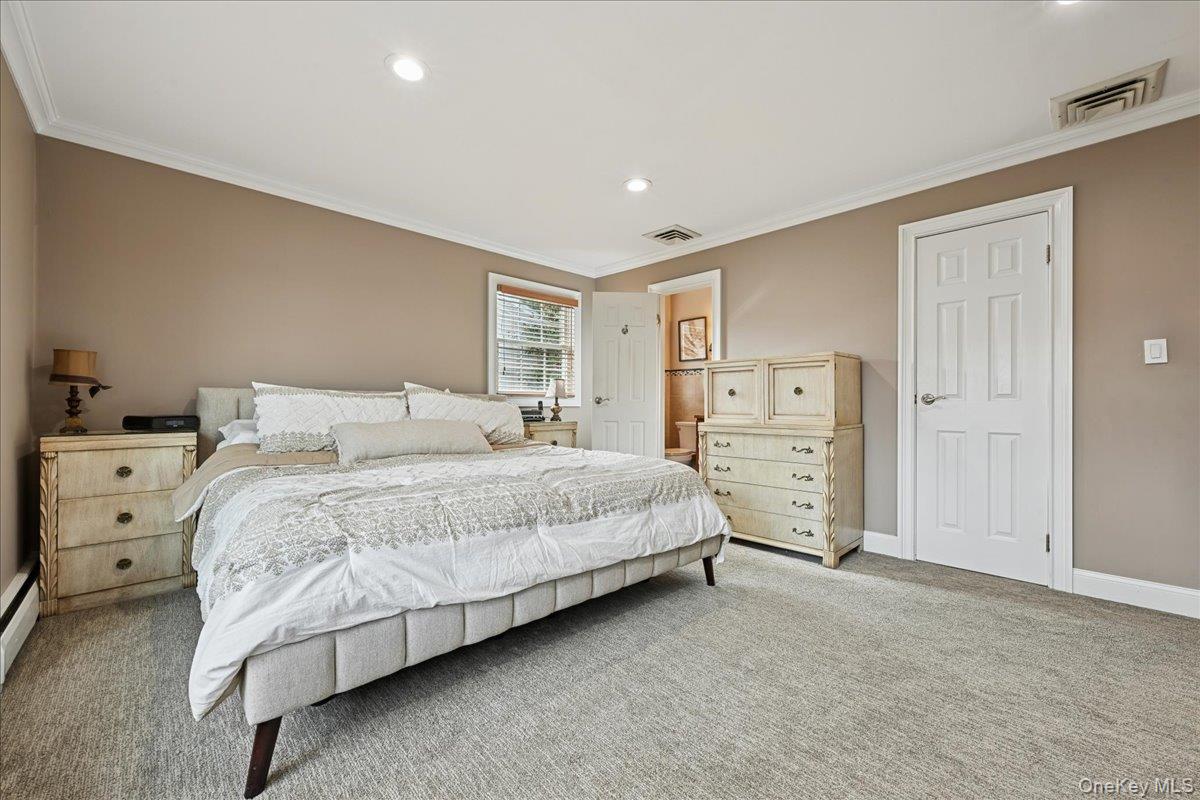 #19 photo, 21 Colgate Lane, Woodbury , NY 11797