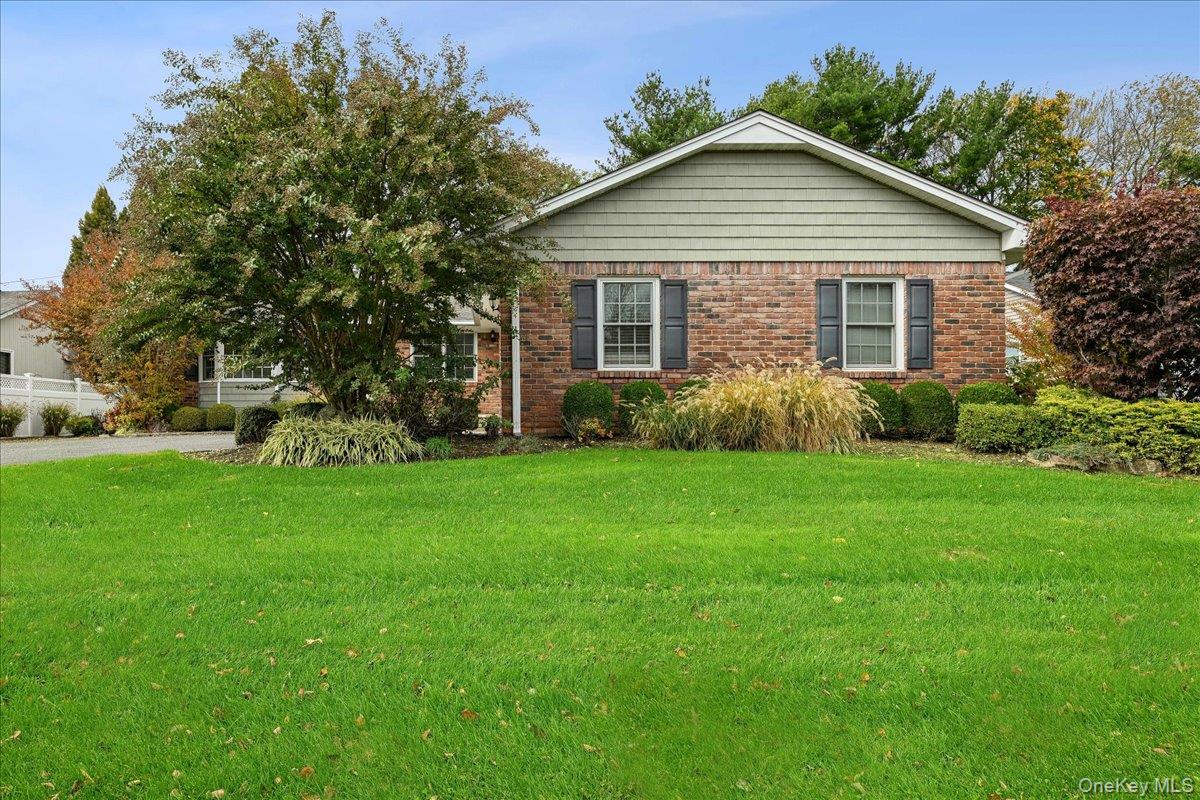 #2 photo, 21 Colgate Lane, Woodbury , NY 11797