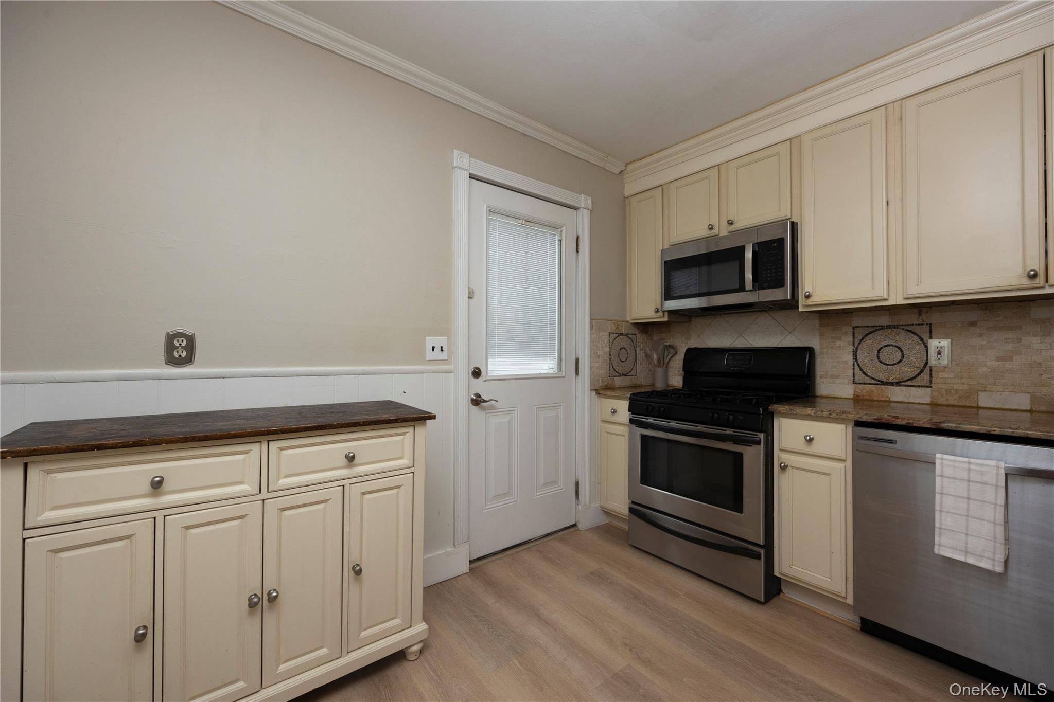 #10 photo, 360 Renee Drive, Bayport , NY 11705