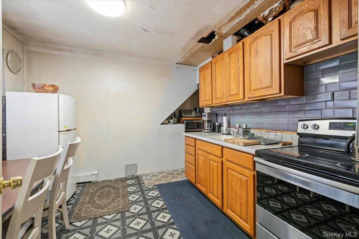 #12 photo, 122 Balsam Lane, Levittown , NY 11756