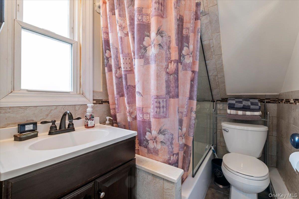 #15 photo, 122 Balsam Lane, Levittown , NY 11756