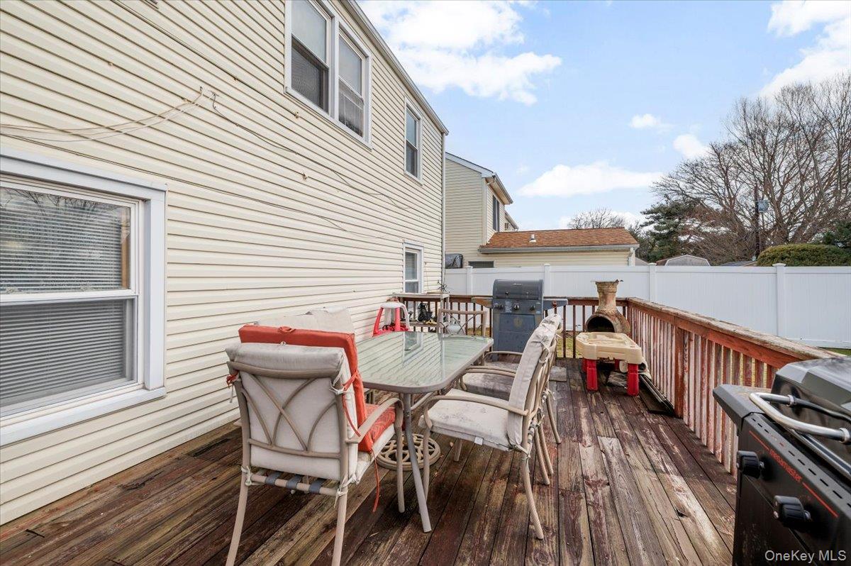 #19 photo, 122 Balsam Lane, Levittown , NY 11756