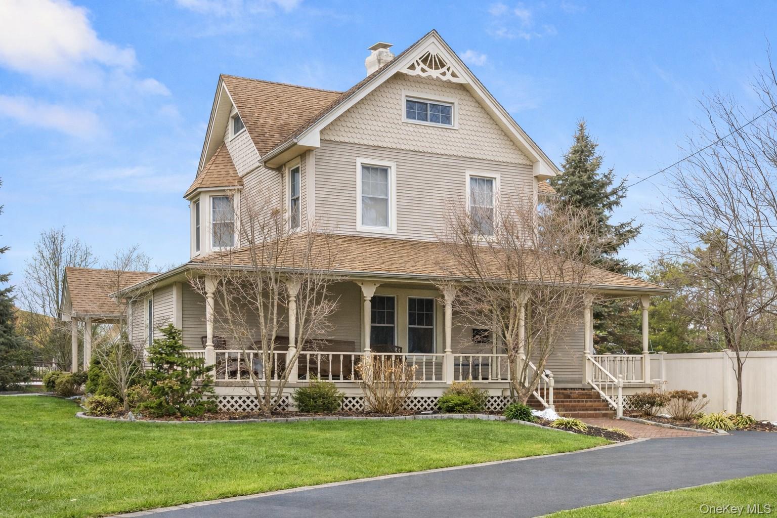 #1 photo, 52 Marvin Lane, מחוז סאפוק Islip , NY 11751