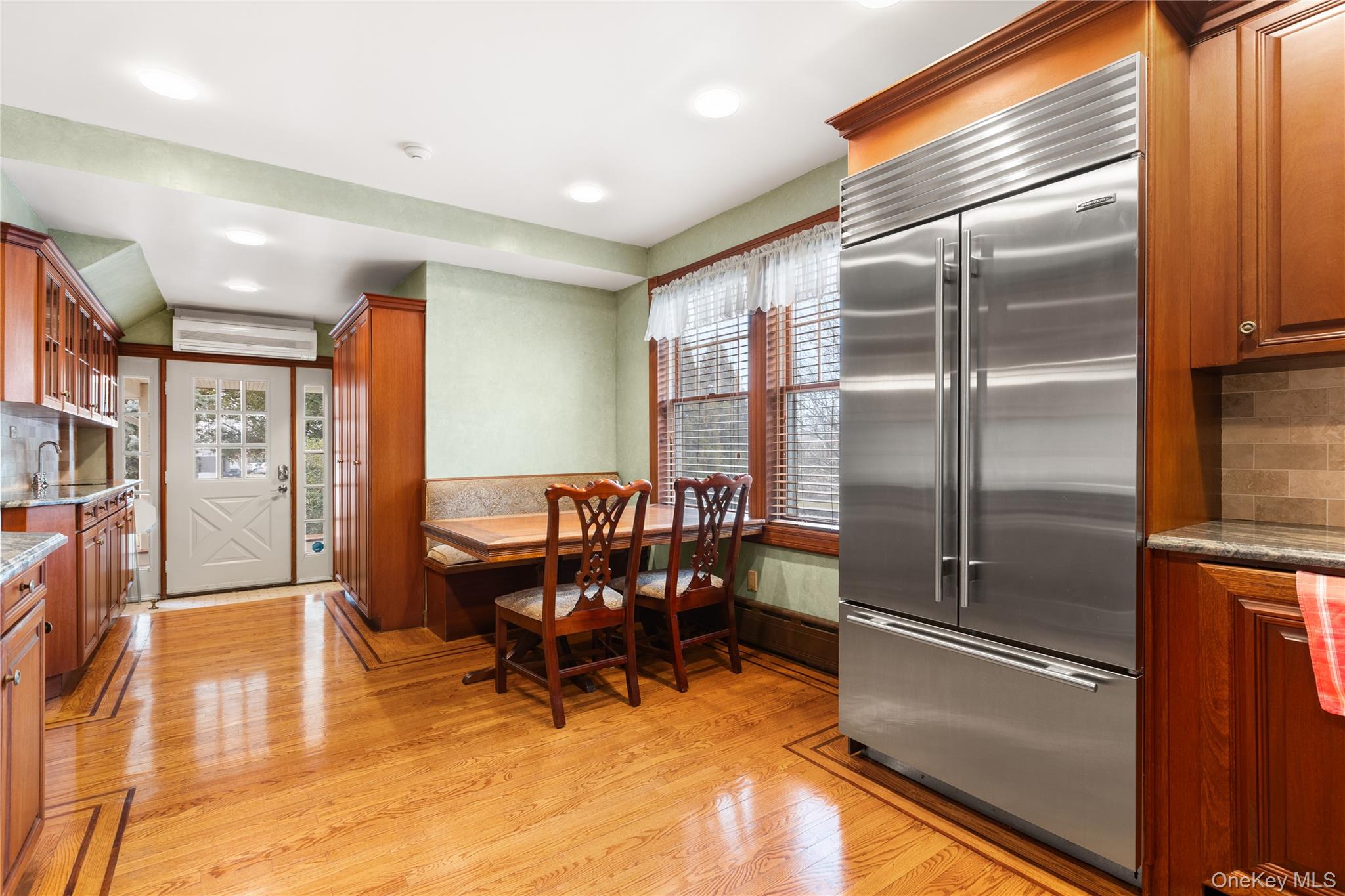 #7 photo, 52 Marvin Lane, מחוז סאפוק Islip , NY 11751