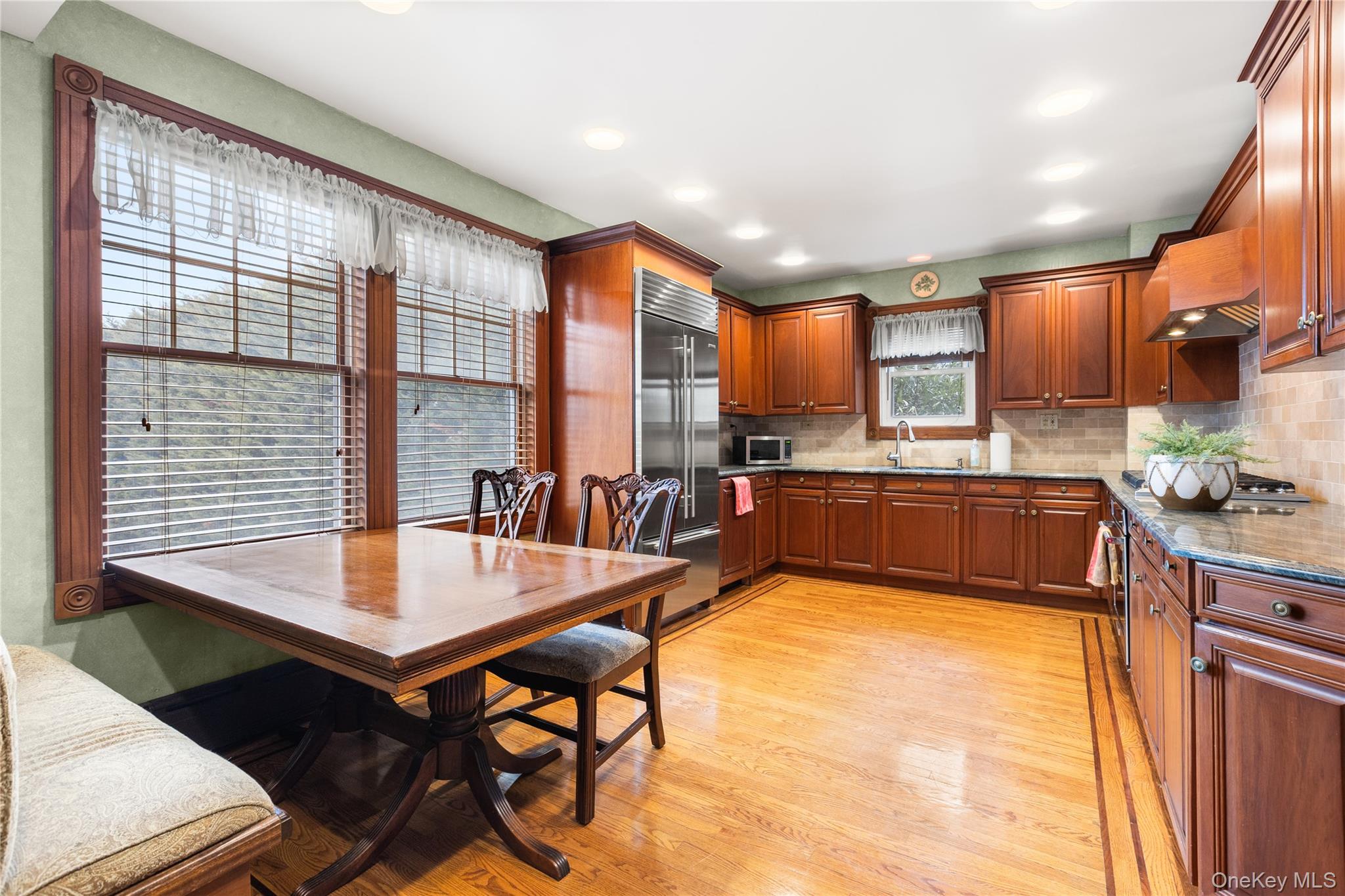 #9 photo, 52 Marvin Lane, מחוז סאפוק Islip , NY 11751