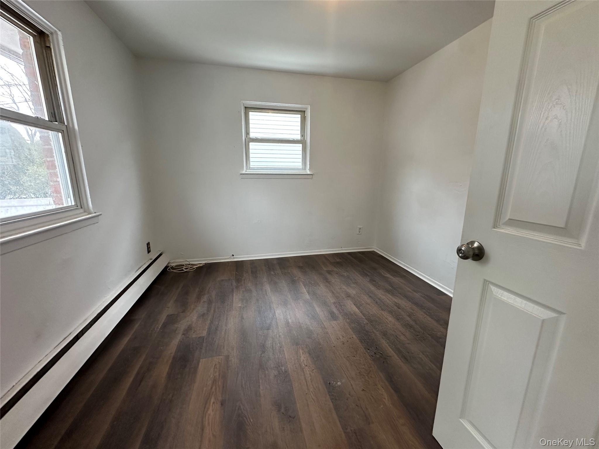 #10 photo, 210 Wellington Street, नासाउ काउंटी Hempstead , NY 11550