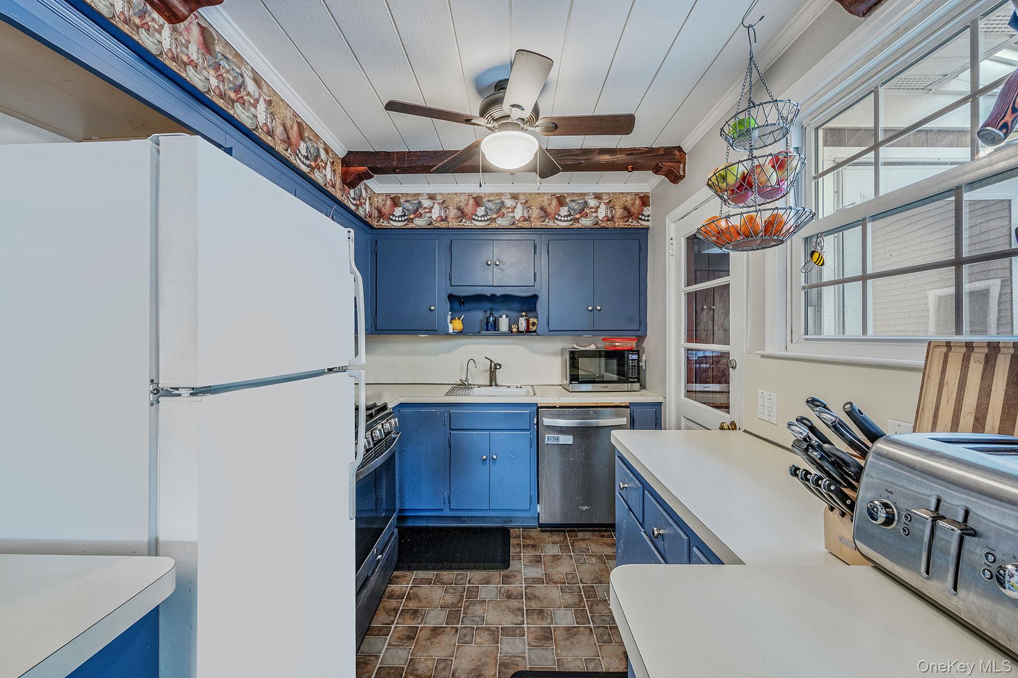 #13 photo, 523 E Fulton Street, Long Beach , NY 11561