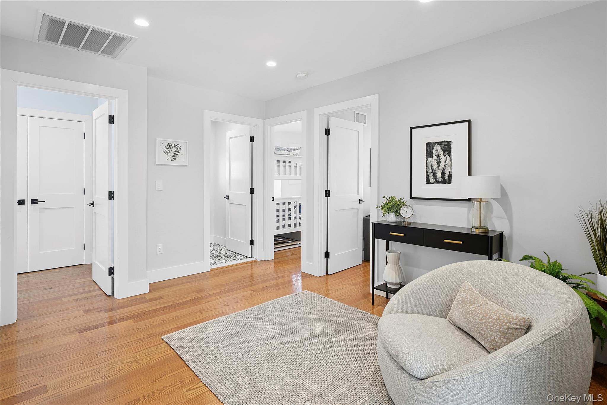 #10 photo, 55 Squires Avenue, সাফোক কাউন্টি East Quogue , NY 11942