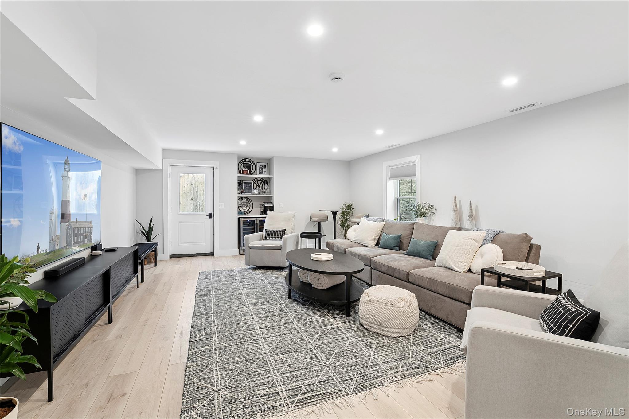 #17 photo, 55 Squires Avenue, সাফোক কাউন্টি East Quogue , NY 11942