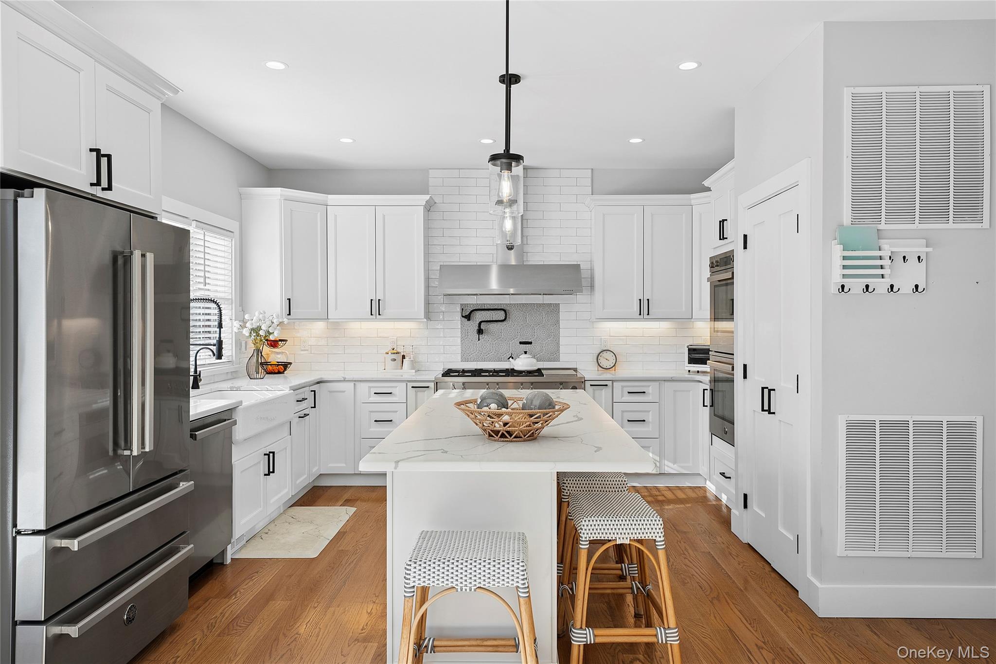 #3 photo, 55 Squires Avenue, সাফোক কাউন্টি East Quogue , NY 11942