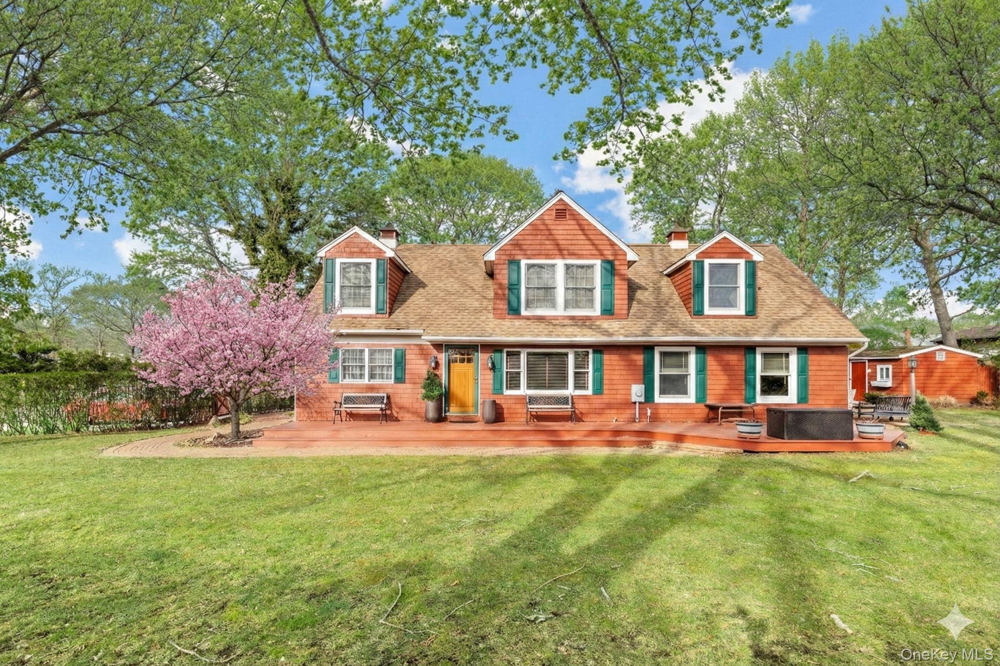 #1 photo, 79 E Tiana Road, সাফোক কাউন্টি Hampton Bays , NY 11946