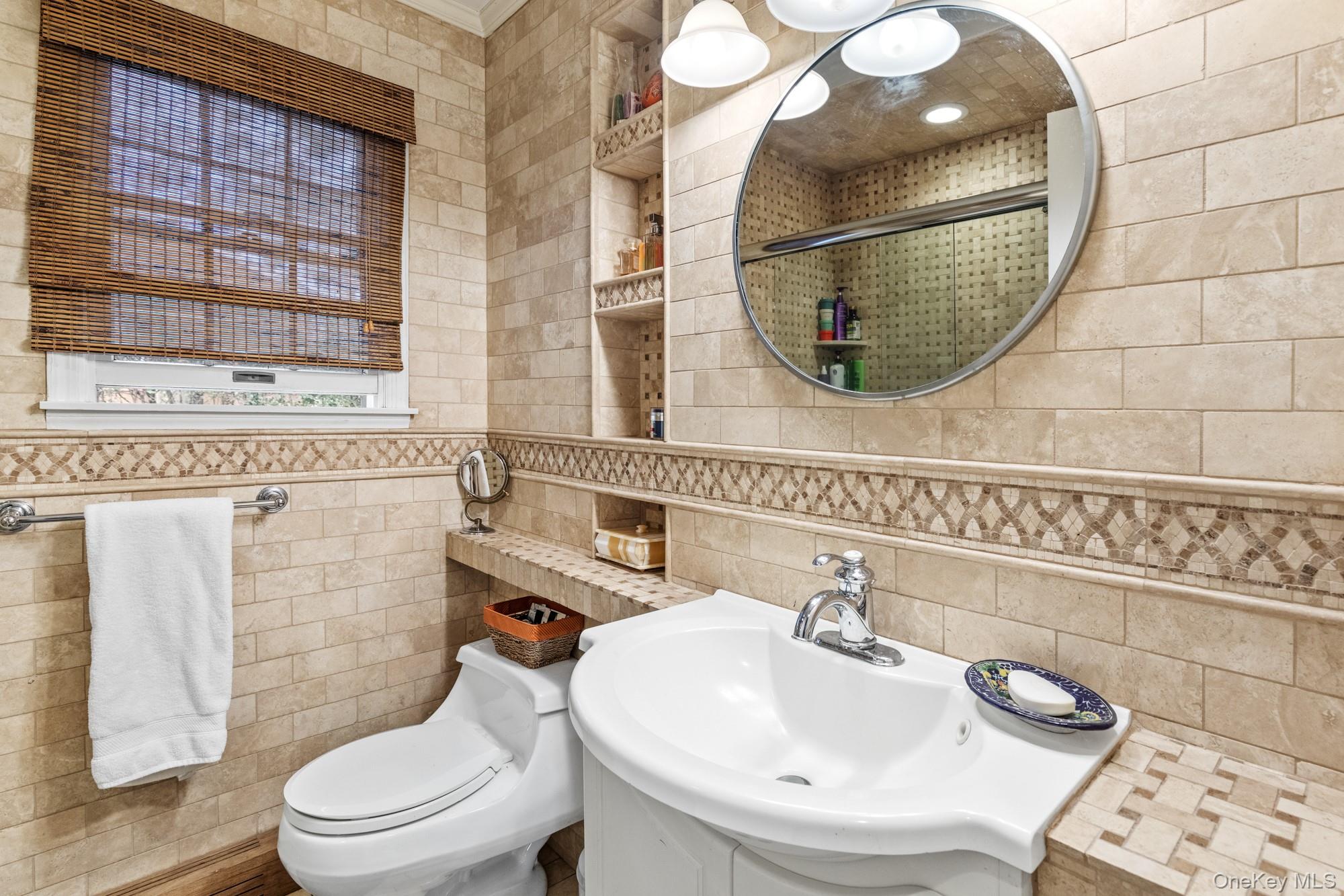 #16 photo, 79 E Tiana Road, সাফোক কাউন্টি Hampton Bays , NY 11946