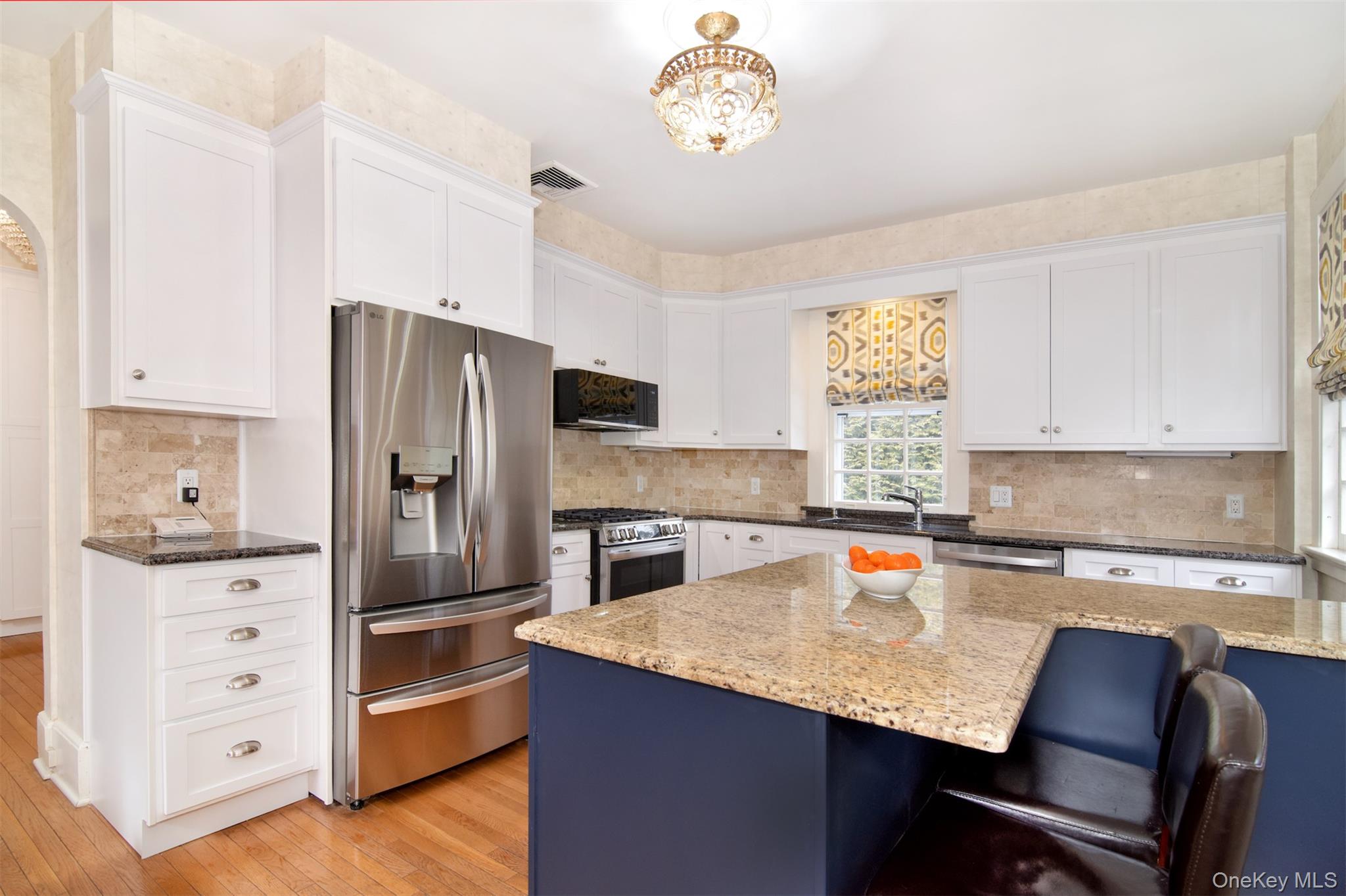 #12 photo, 4610 Boston Post Road, Pelham , NY 10803