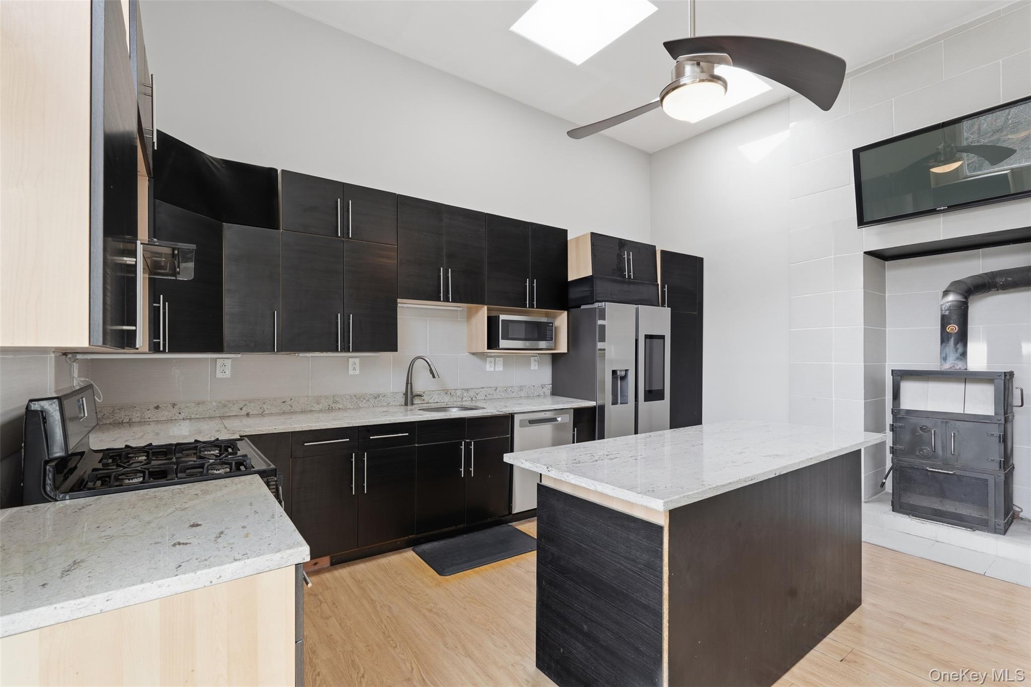 #7 photo, 2 N Strawberry Hill Lane, West Nyack , NY 10994