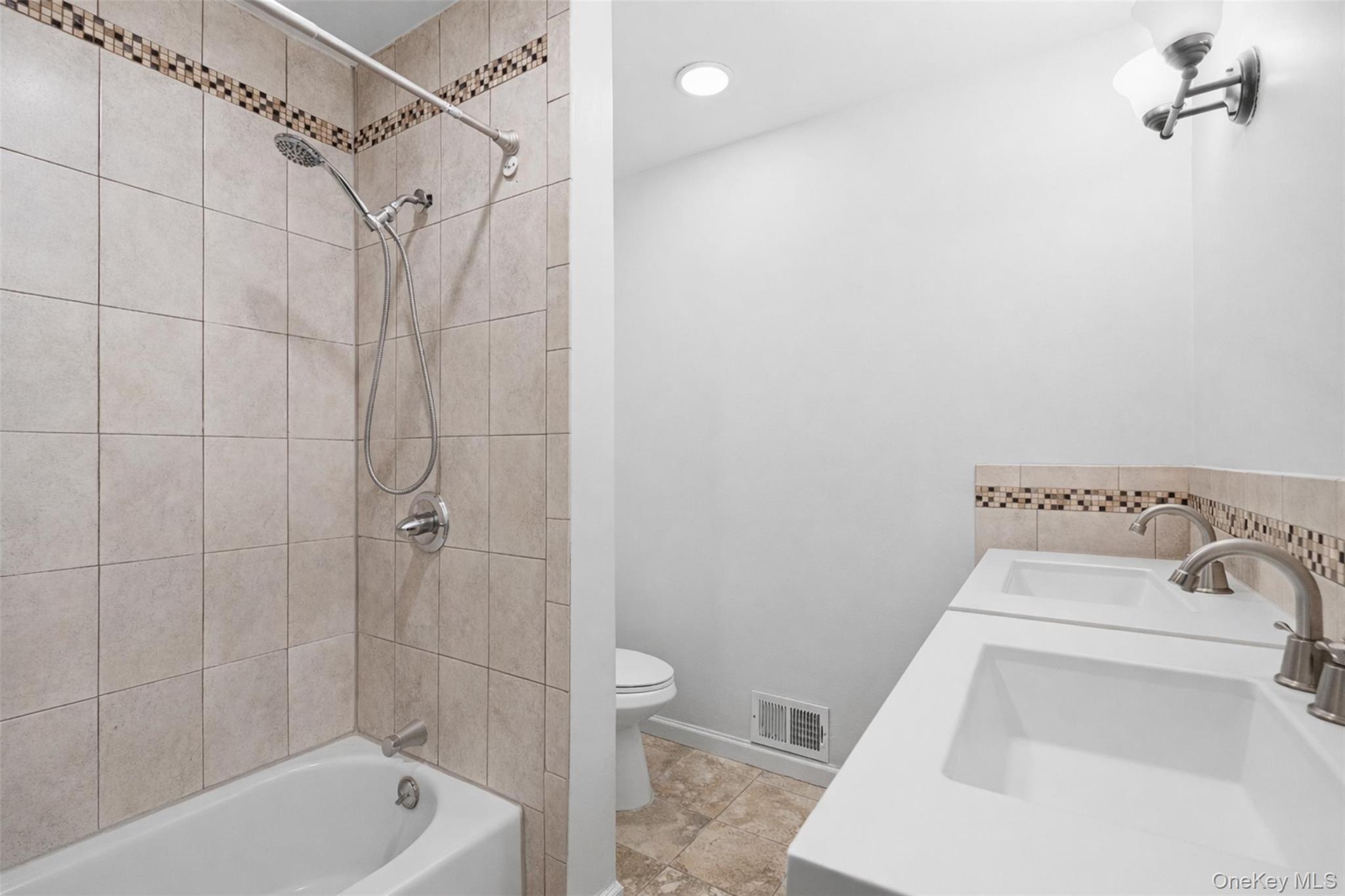 #13 photo, 153 S Pascack Road, 纽约州 Nanuet , NY 10954