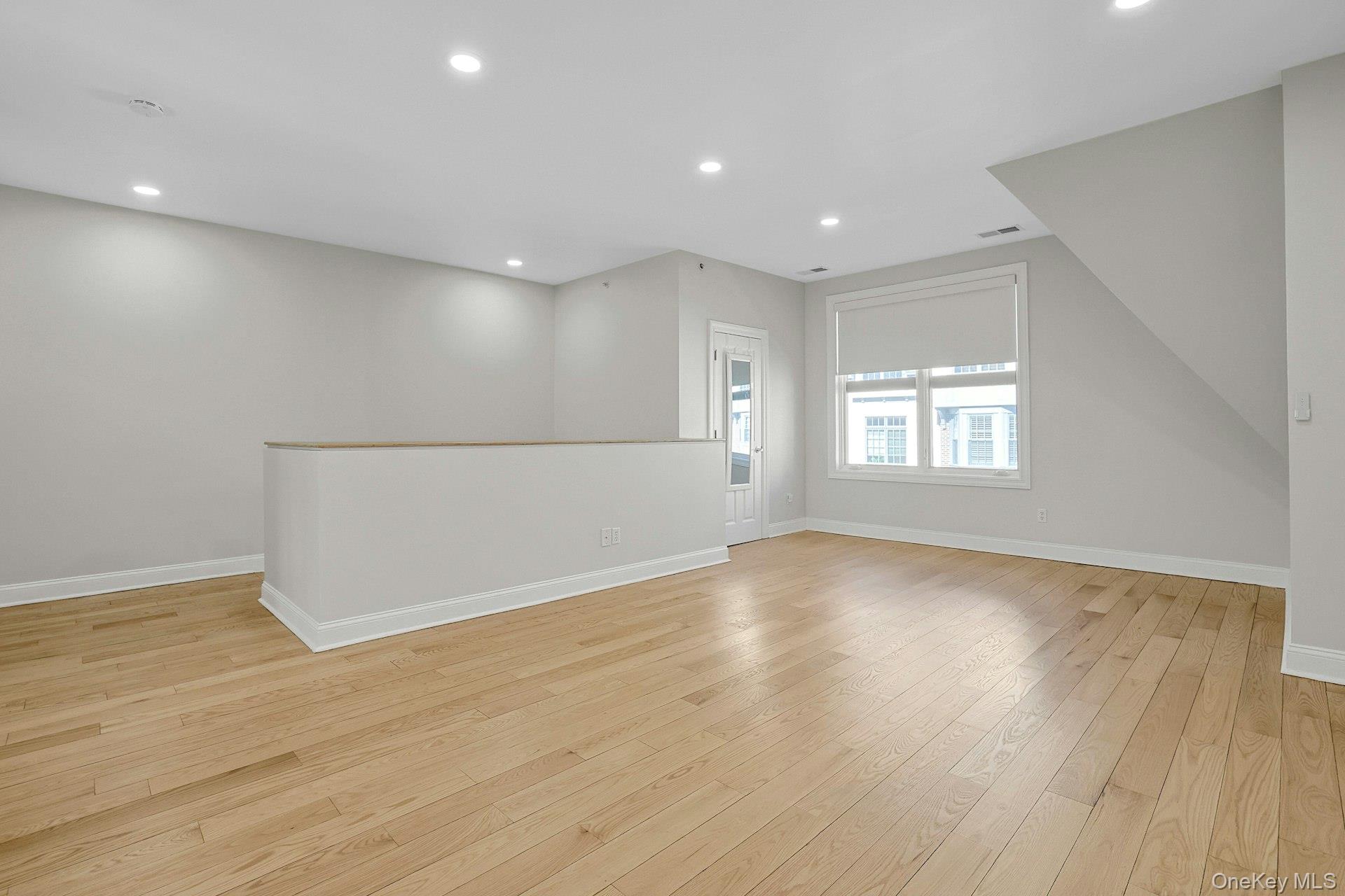 #20 photo, 56 1st Street, Pelham , NY 10803