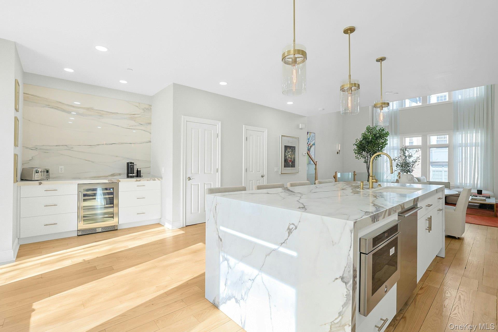 #8 photo, 56 1st Street, Pelham , NY 10803