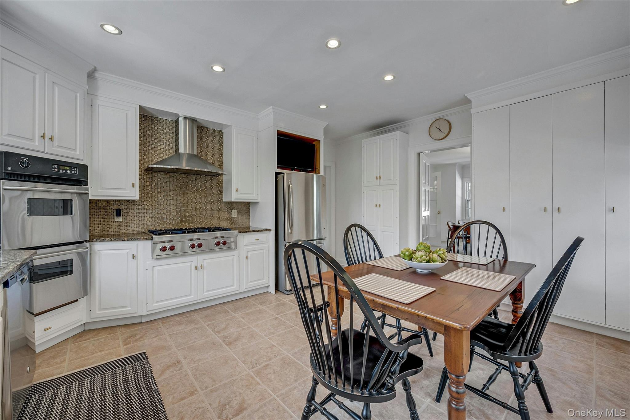 #11 photo, 986 Plymouth Street, Pelham , NY 10803