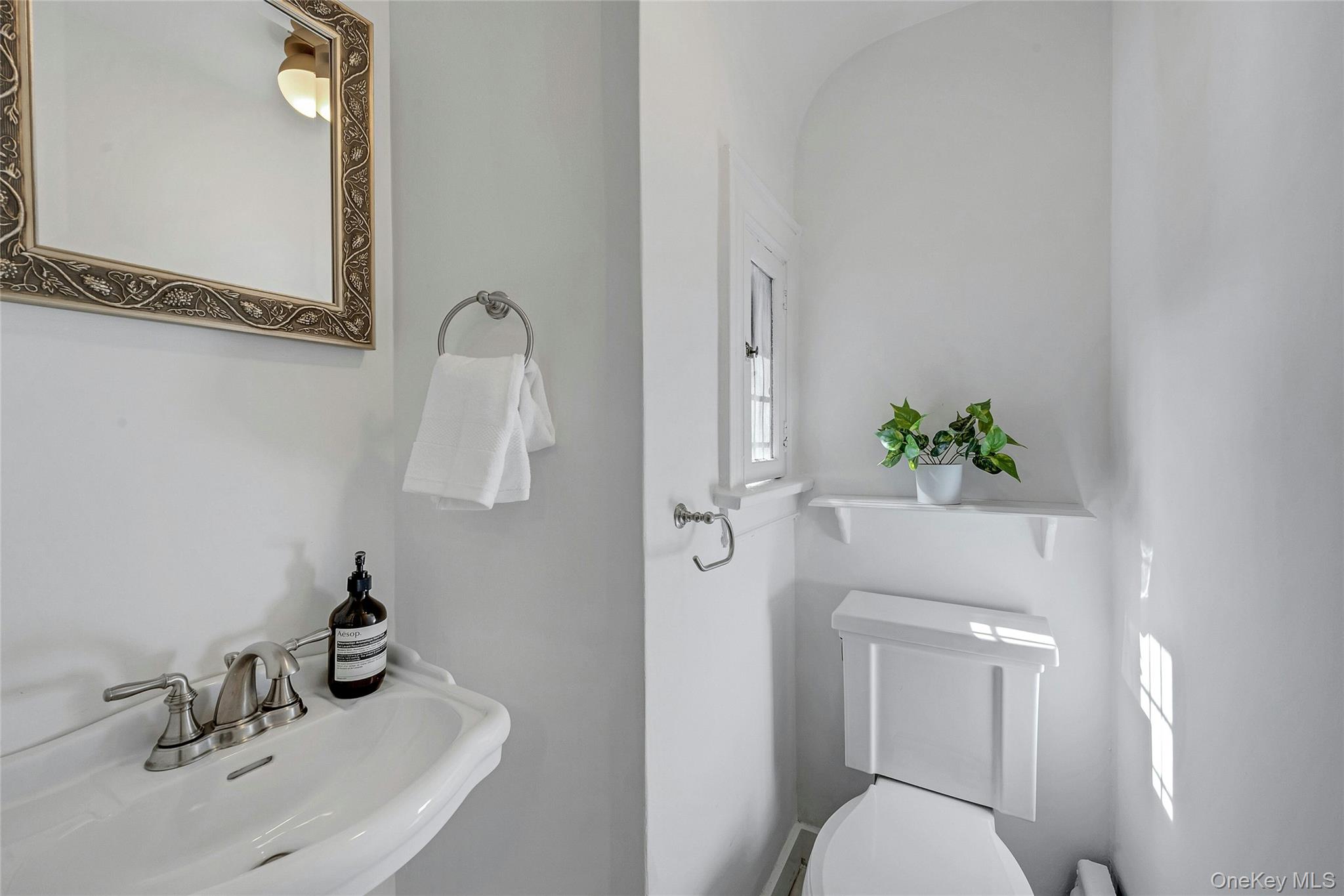 #15 photo, 986 Plymouth Street, Pelham , NY 10803