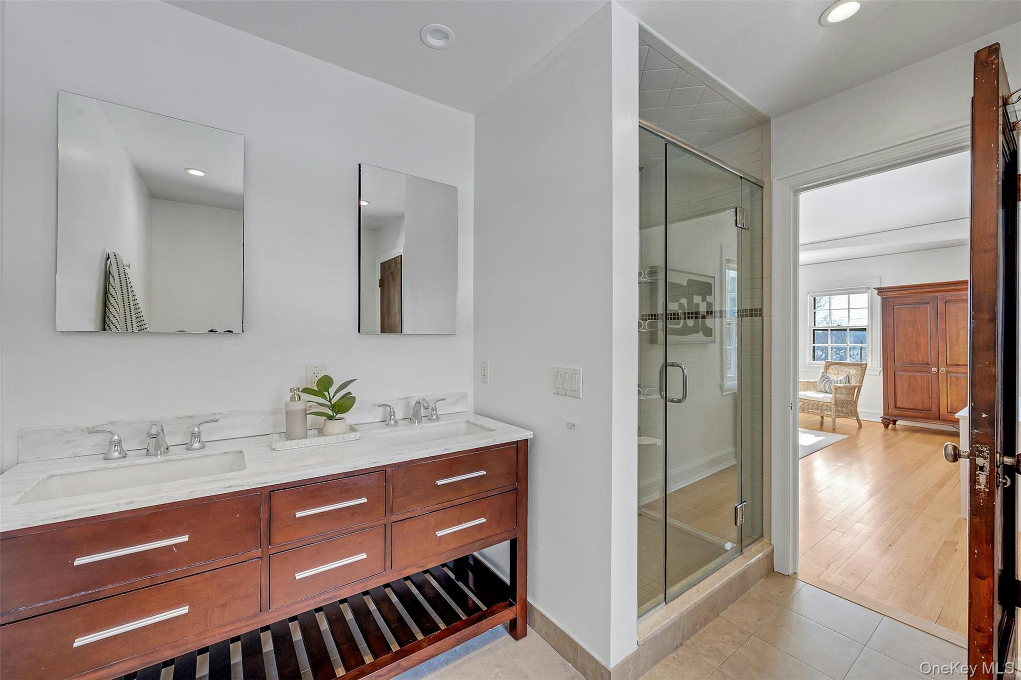 #19 photo, 986 Plymouth Street, Pelham , NY 10803