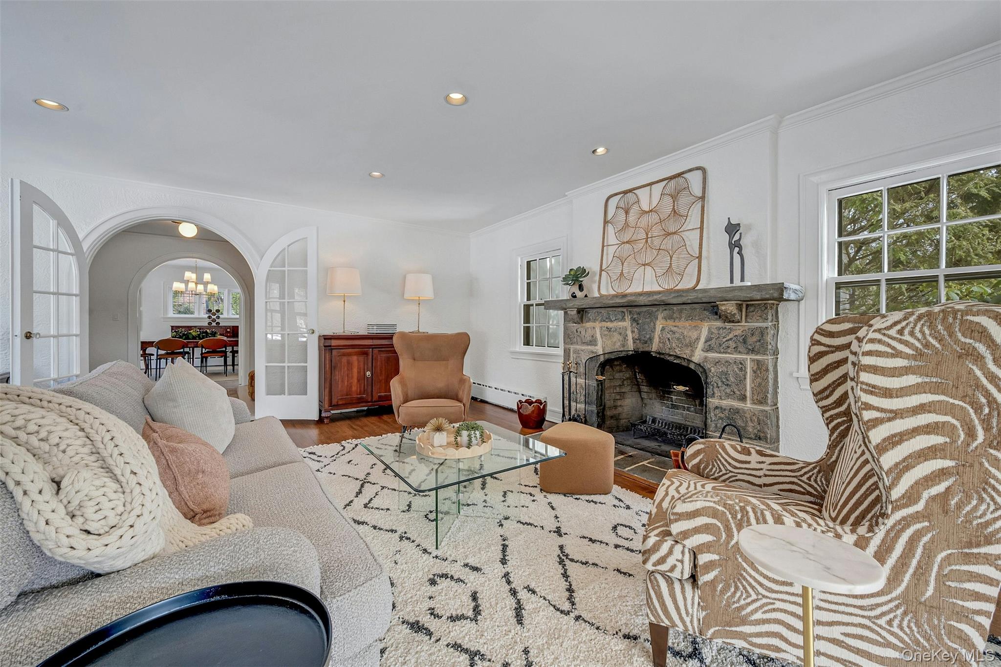 #4 photo, 986 Plymouth Street, Pelham , NY 10803