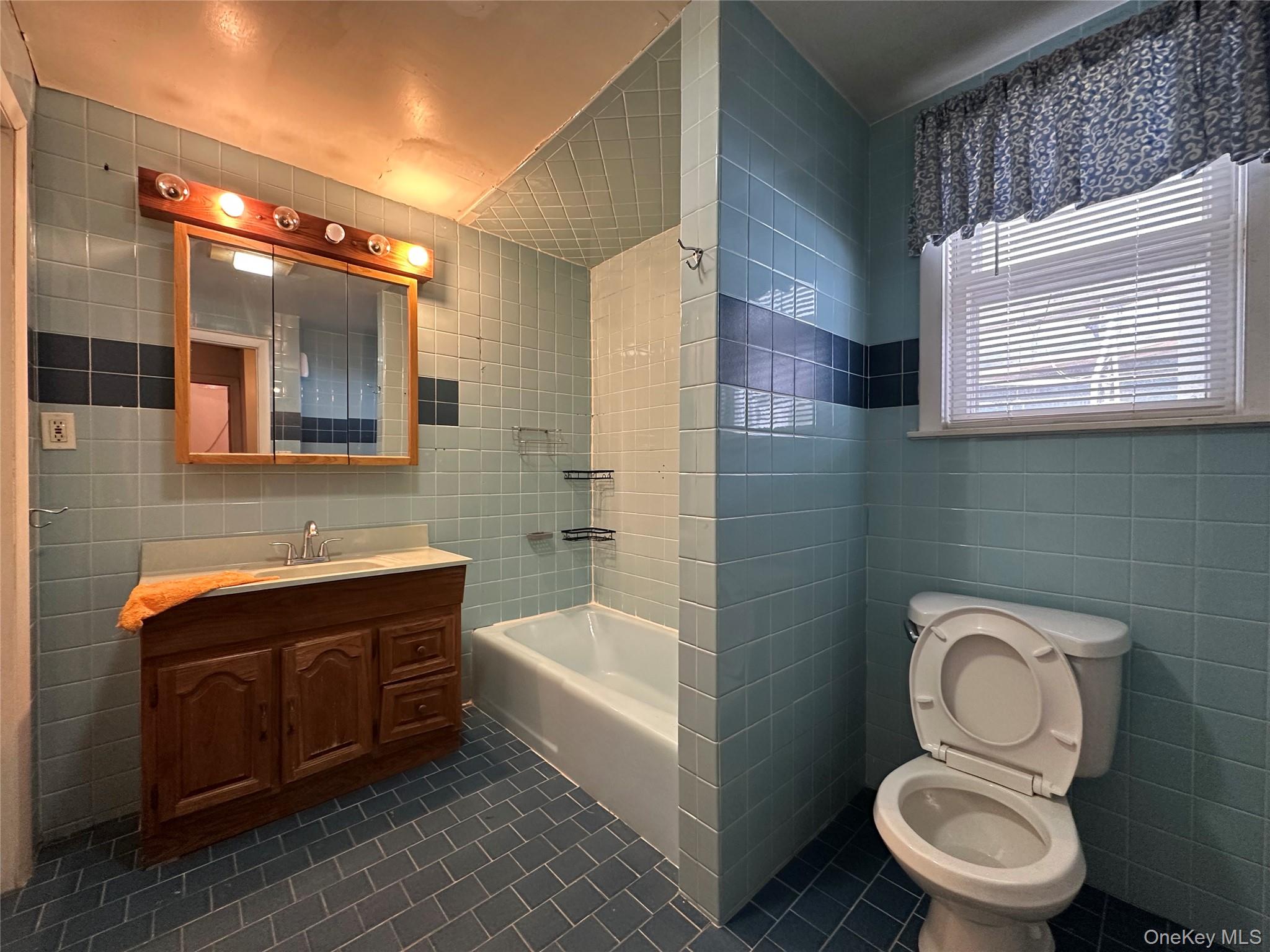 #13 photo, 164 Highland Street, Port Chester , NY 10573