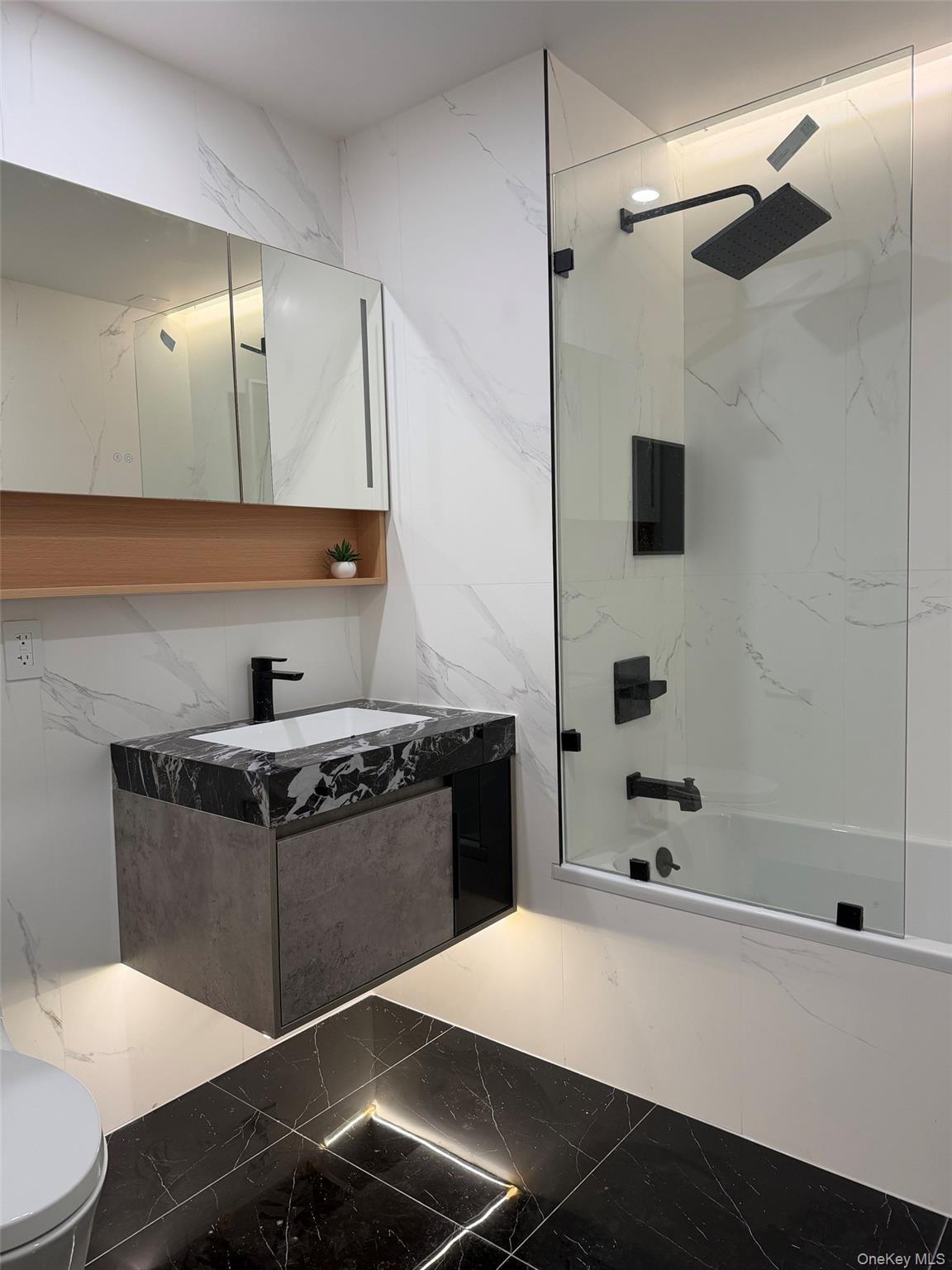 #5 photo, 168 111TH Street, New York (Manhattan) , NY 10029