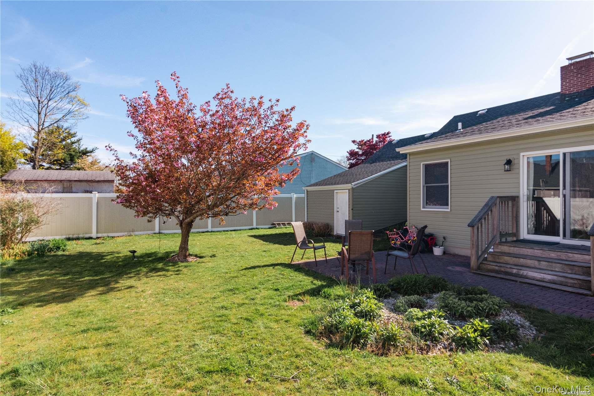 #20 photo, 22 Carman Boulevard, Massapequa , NY 11758