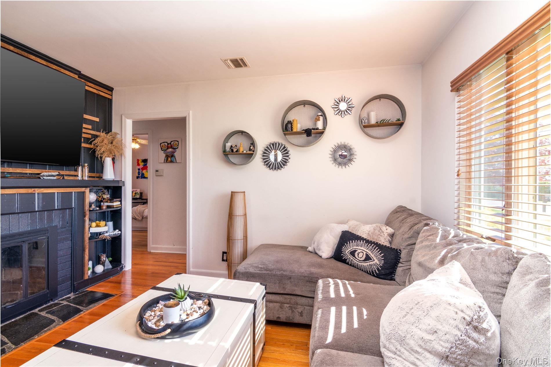 #4 photo, 22 Carman Boulevard, Massapequa , NY 11758