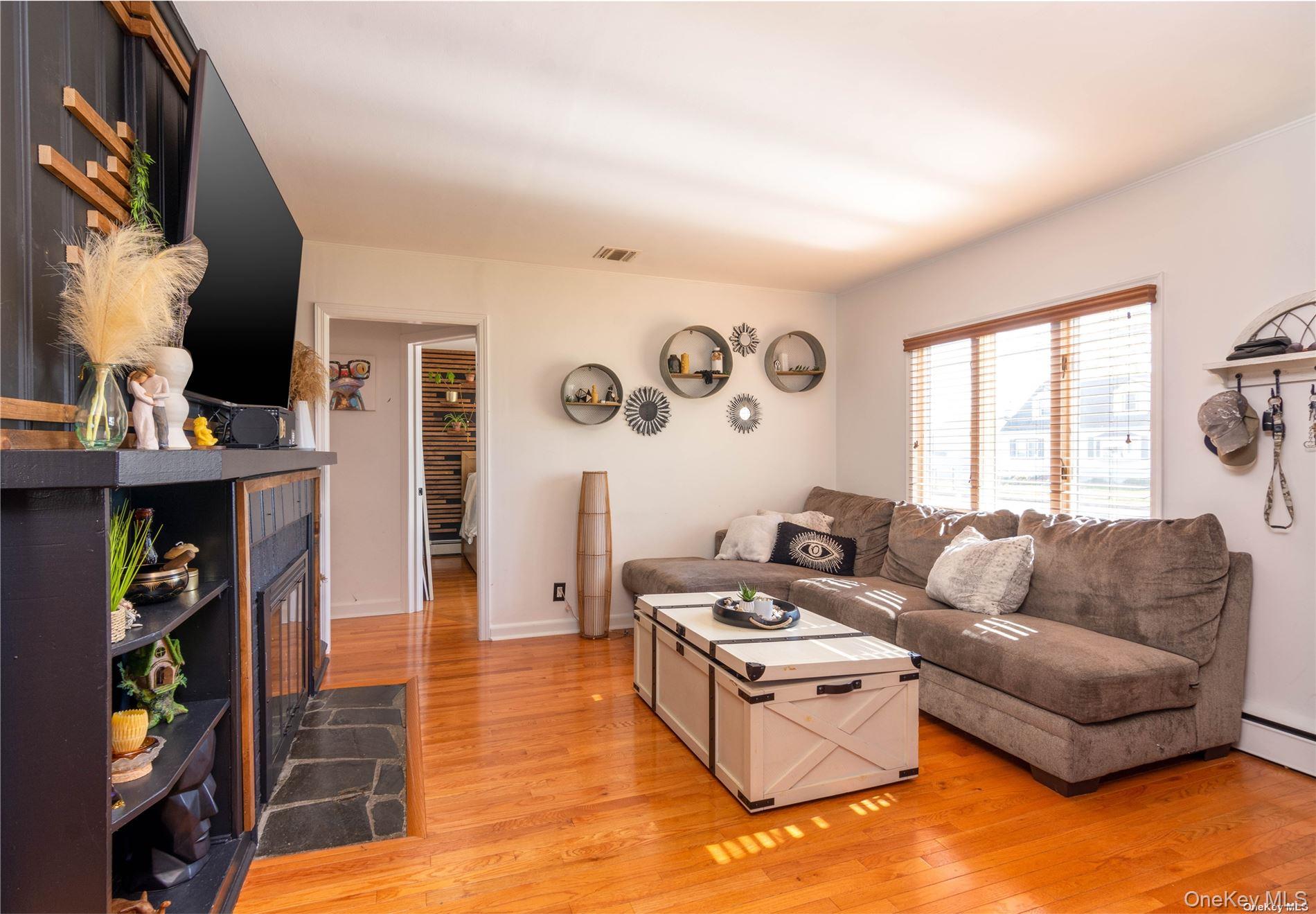 #5 photo, 22 Carman Boulevard, Massapequa , NY 11758