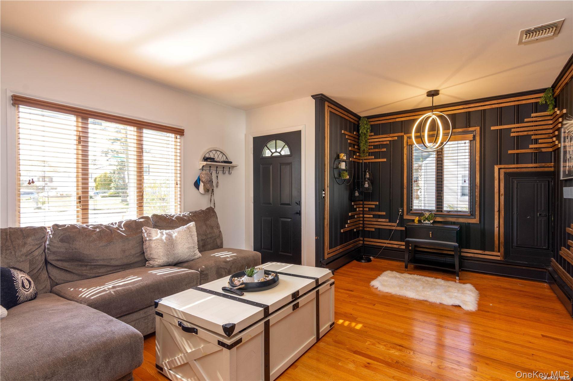 #7 photo, 22 Carman Boulevard, Massapequa , NY 11758