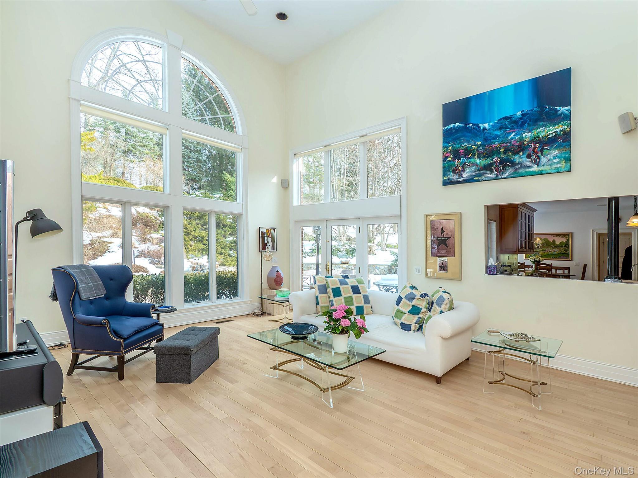 #11 photo, 18 Harriman Drive, מחוז נסאו Port Washington , NY 11050