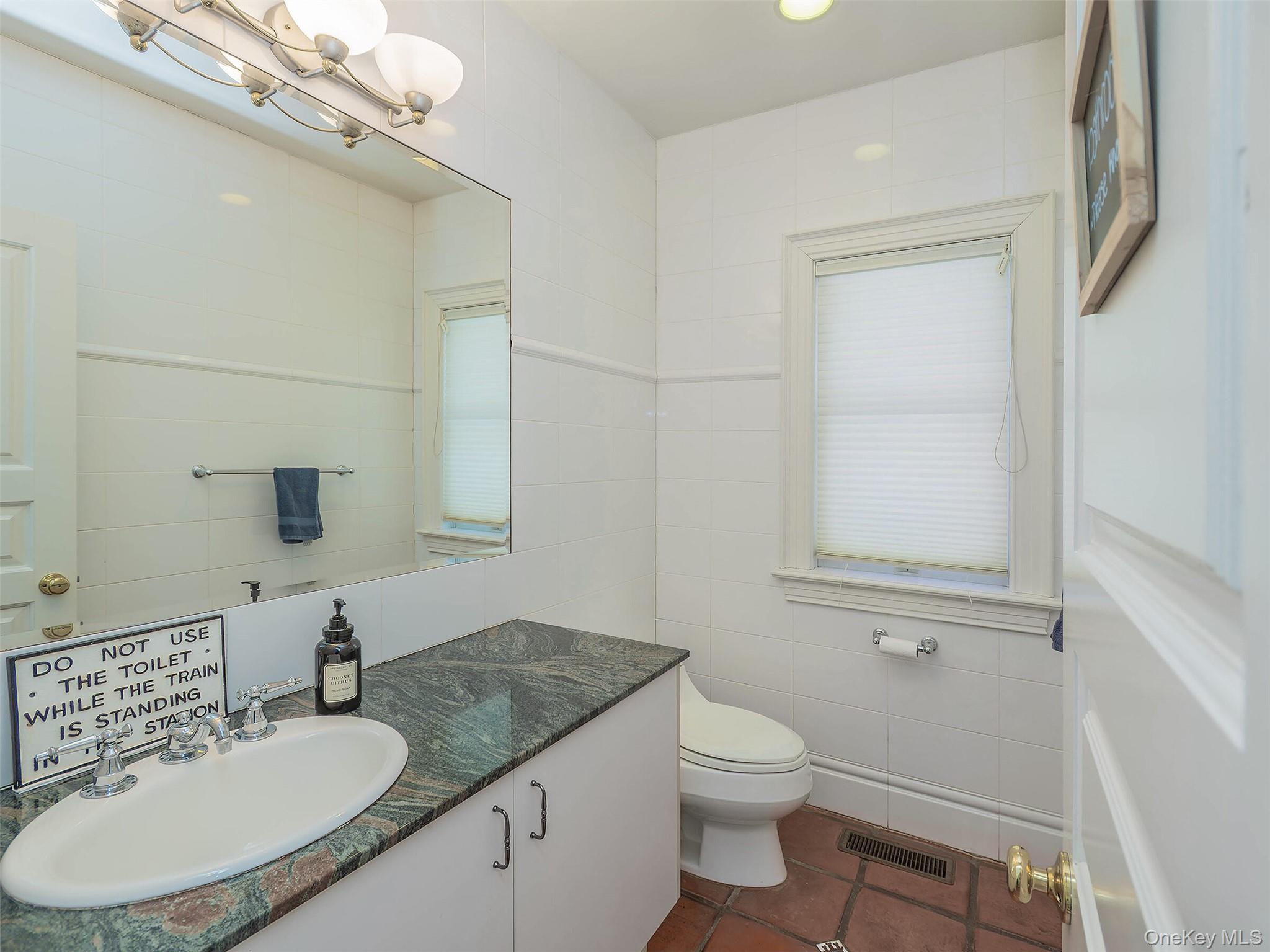 #17 photo, 18 Harriman Drive, מחוז נסאו Port Washington , NY 11050