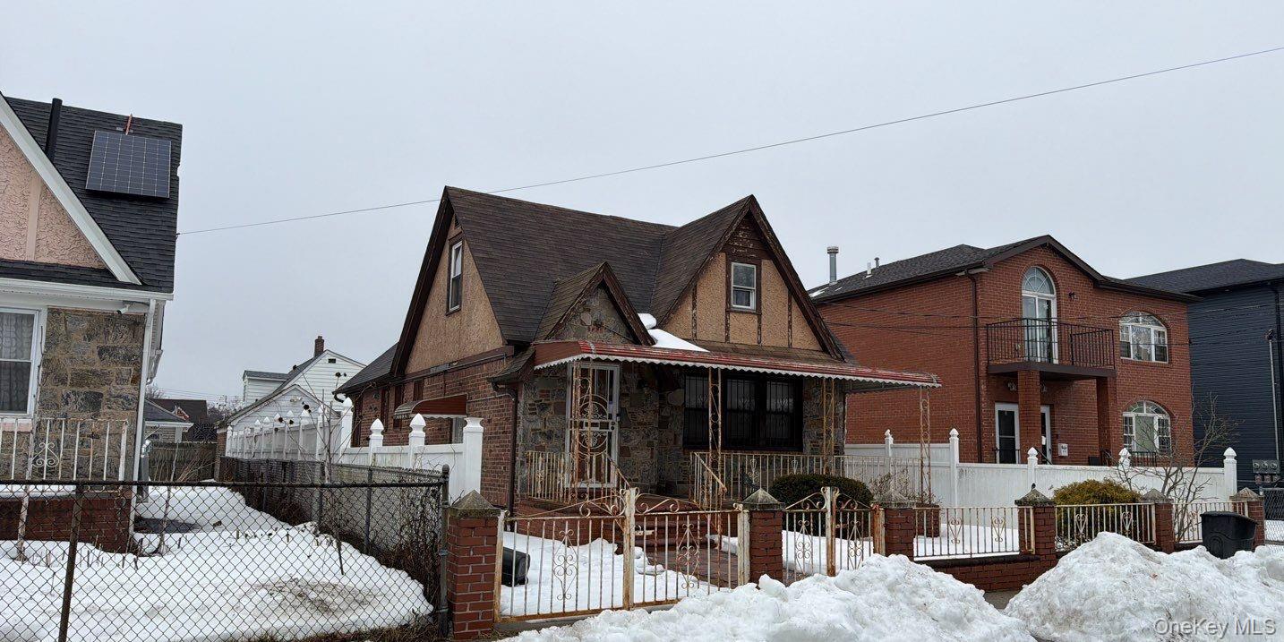 #1 photo, 135-15 220th Place, কুইন্‌স Laurelton , NY 11413