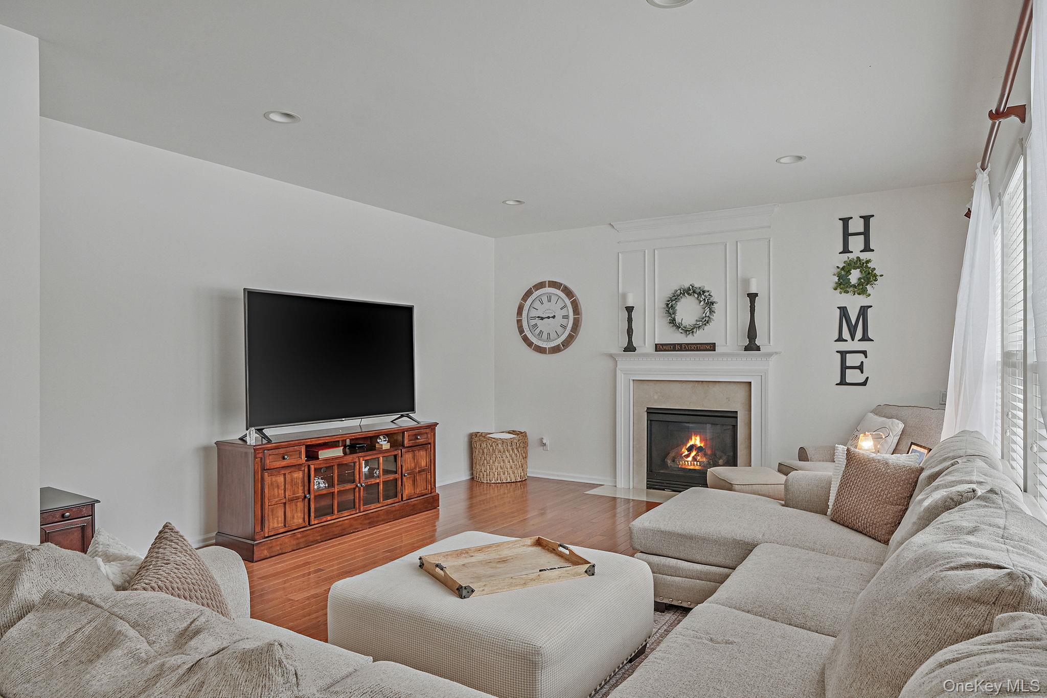 #17 photo, 27 Avolet Court, Mount Sinai , NY 11766