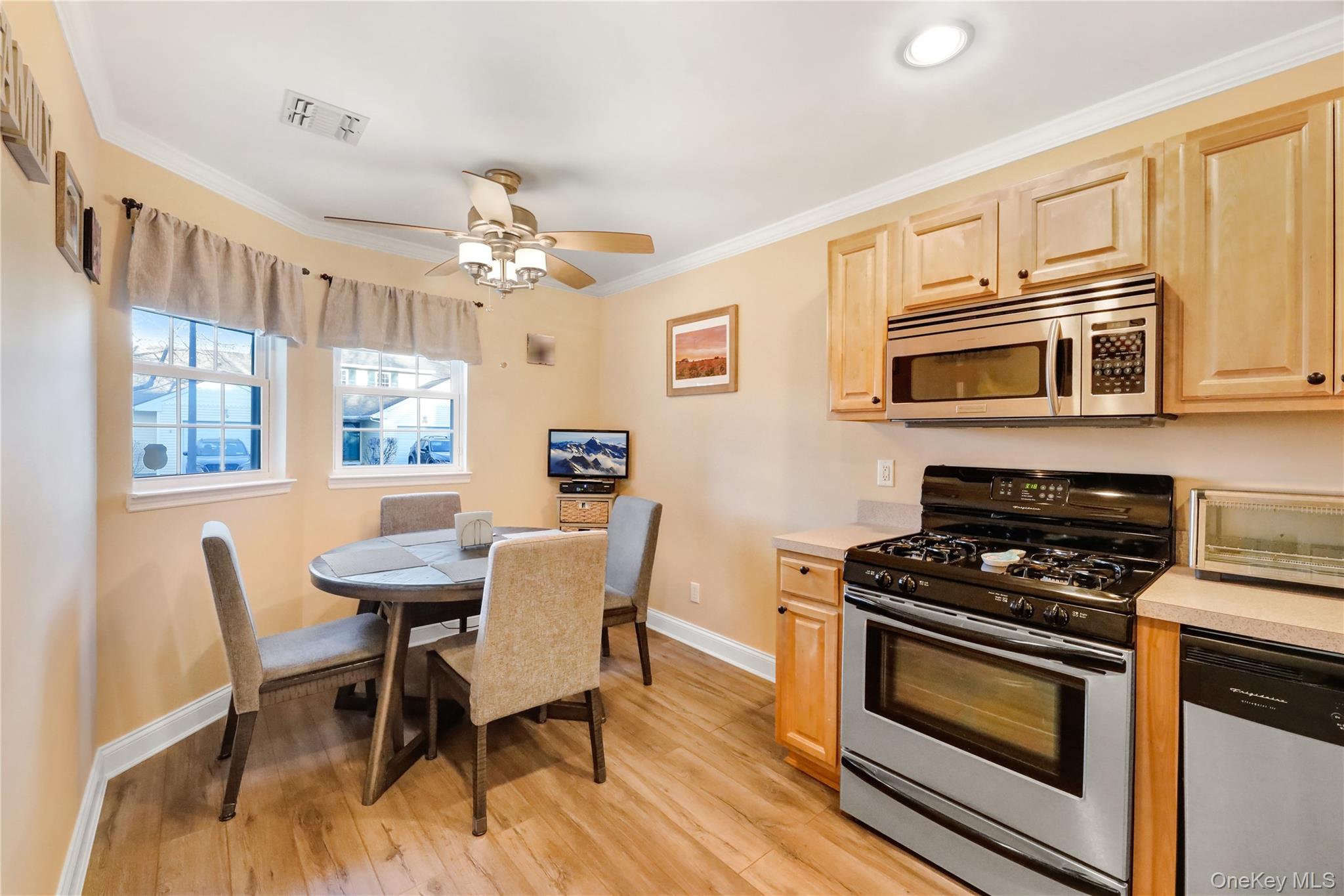 #7 photo, 70 Strawberry Commons, Riverhead , NY 11901